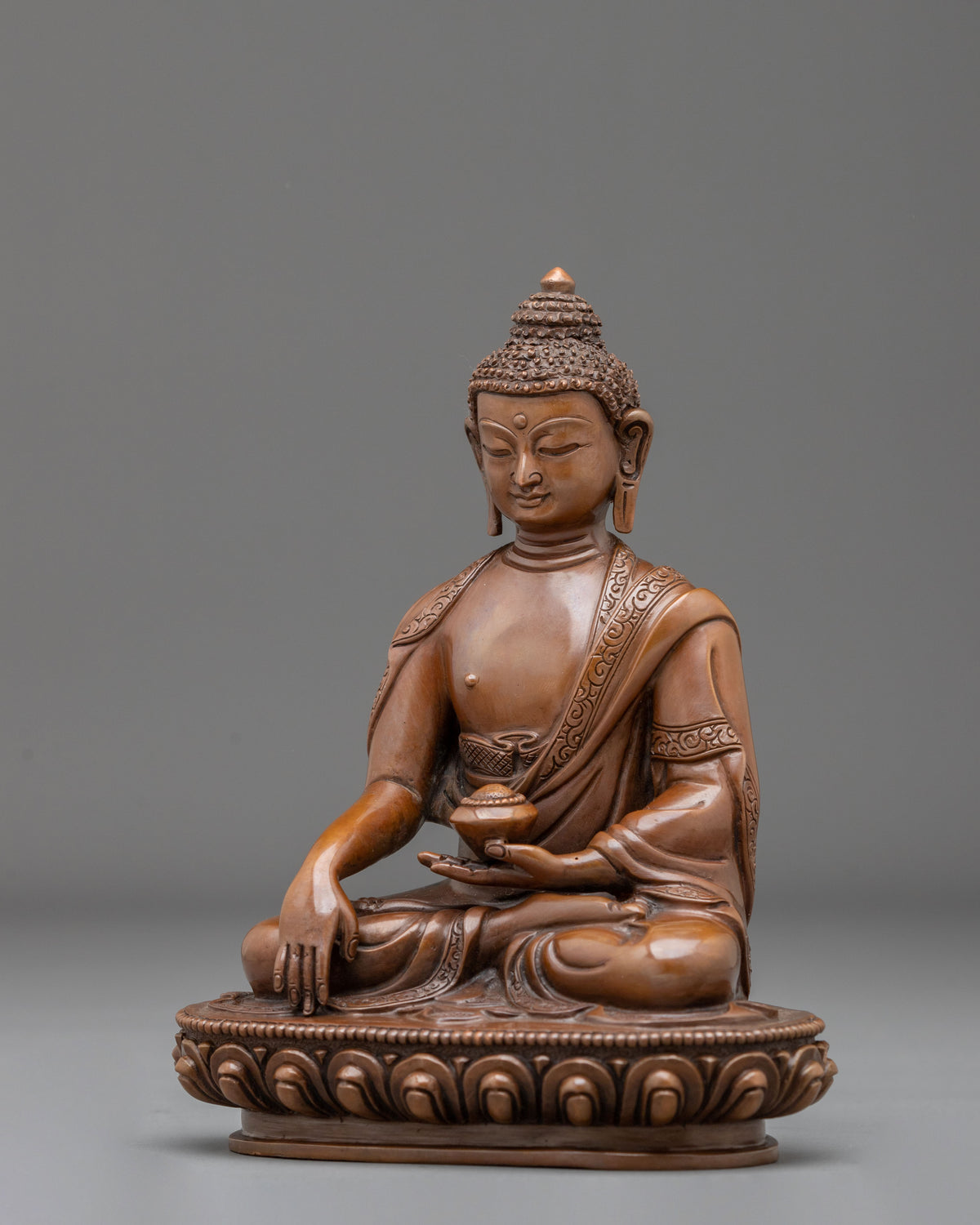 Shakyamuni Buddha Founder of Buddhist Teachings