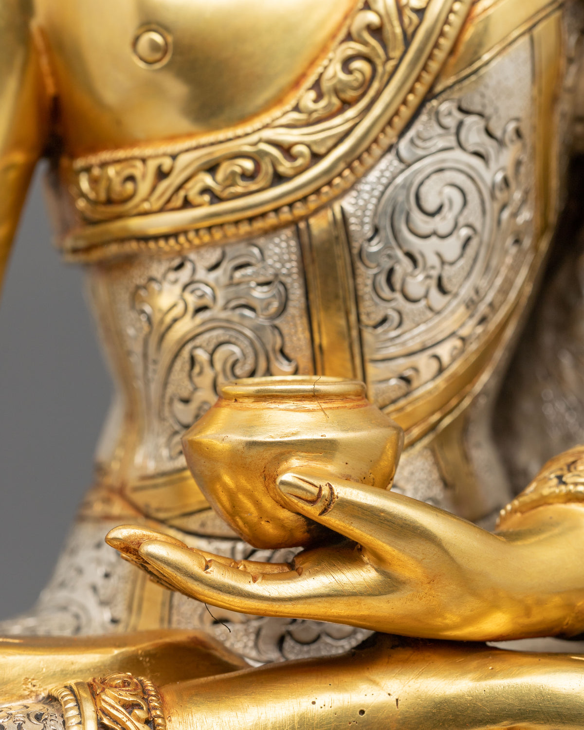 Shakyamuni Buddha Statue | Teacher of the Dharma and Awakened Sage