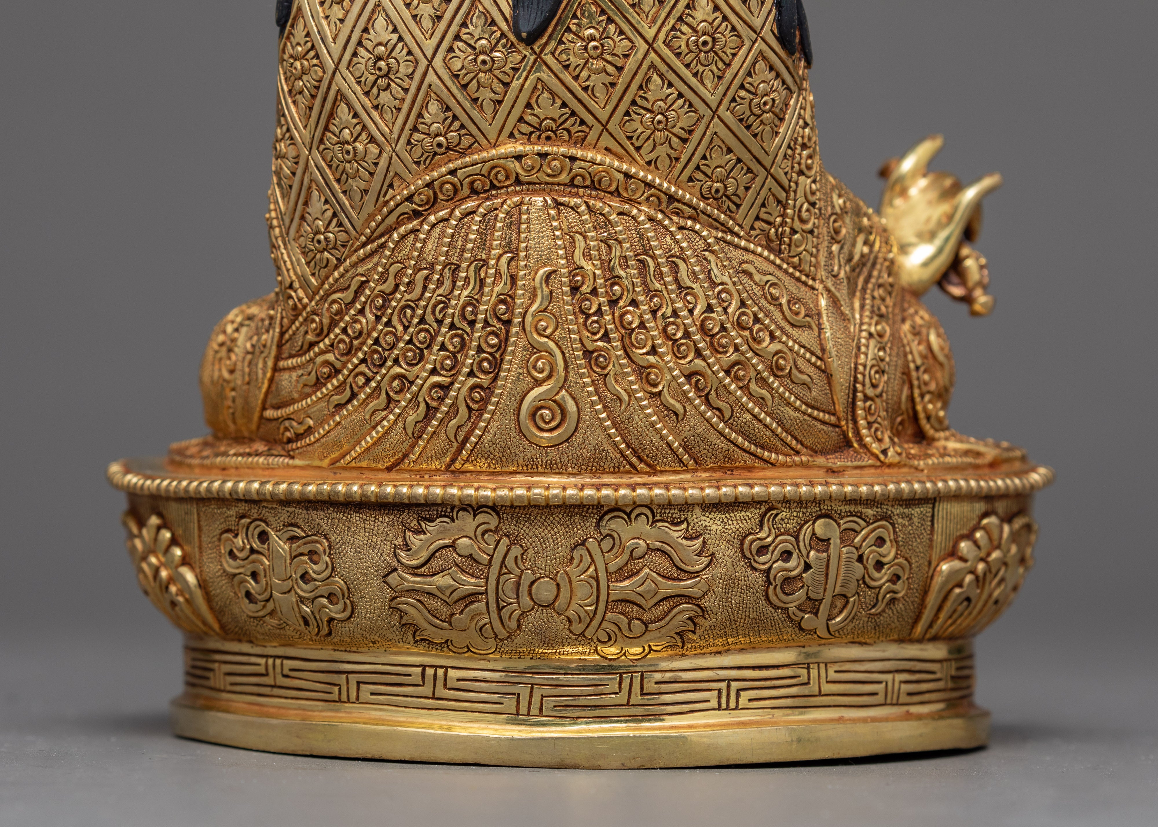 Guru Rinpoche Artwork | Traditionally Crafted Tibetan Statue
