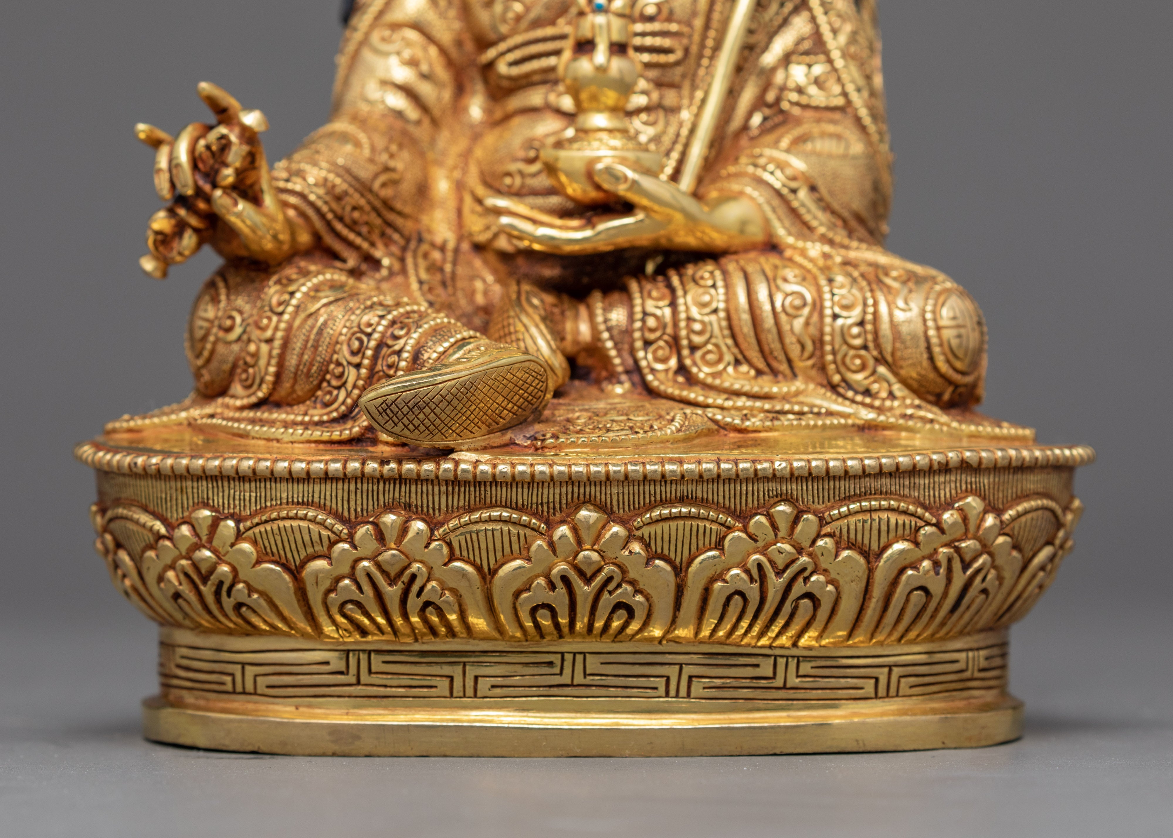 Guru Rinpoche Artwork | Traditionally Crafted Tibetan Statue