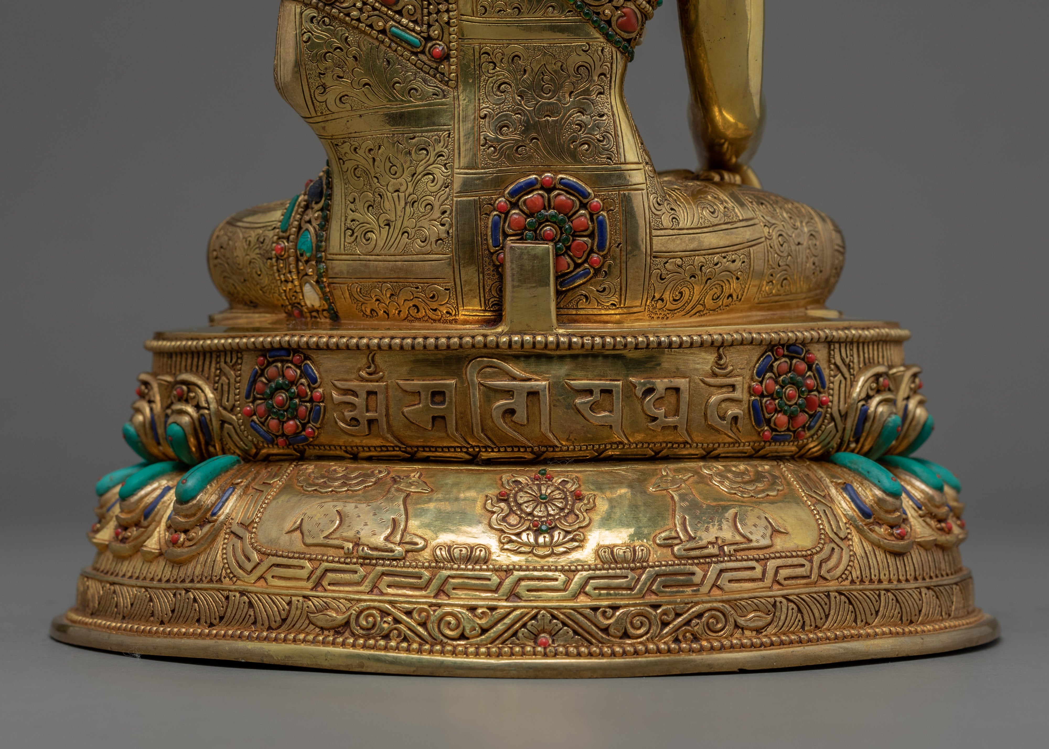 Siddartha Gautama Buddha Sculpture | Traditional Buddhist Art