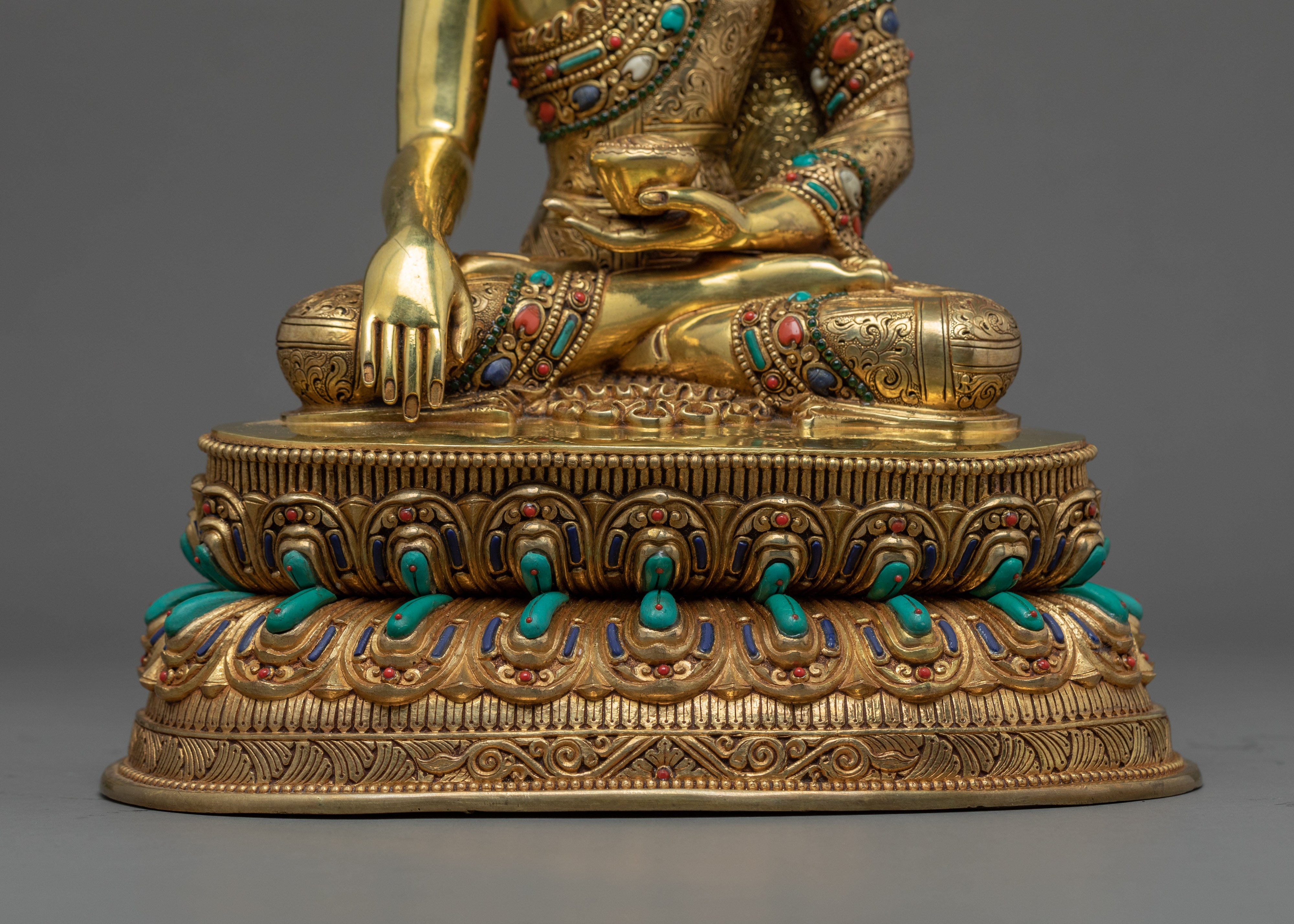 Siddartha Gautama Buddha Sculpture | Traditional Buddhist Art
