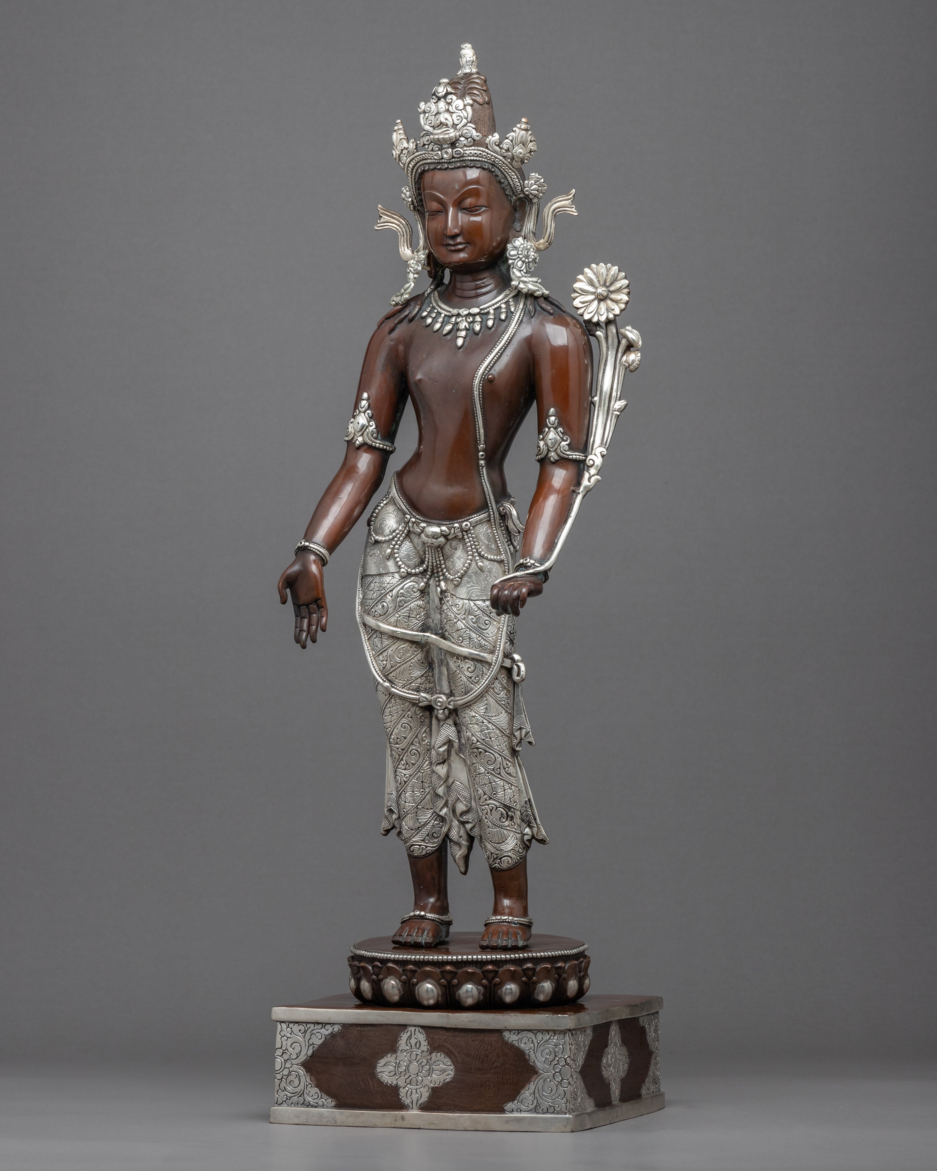 Standing Chenrezig Meditation Practice Statue | Bodhisattva Avalokiteshvara Handicraft