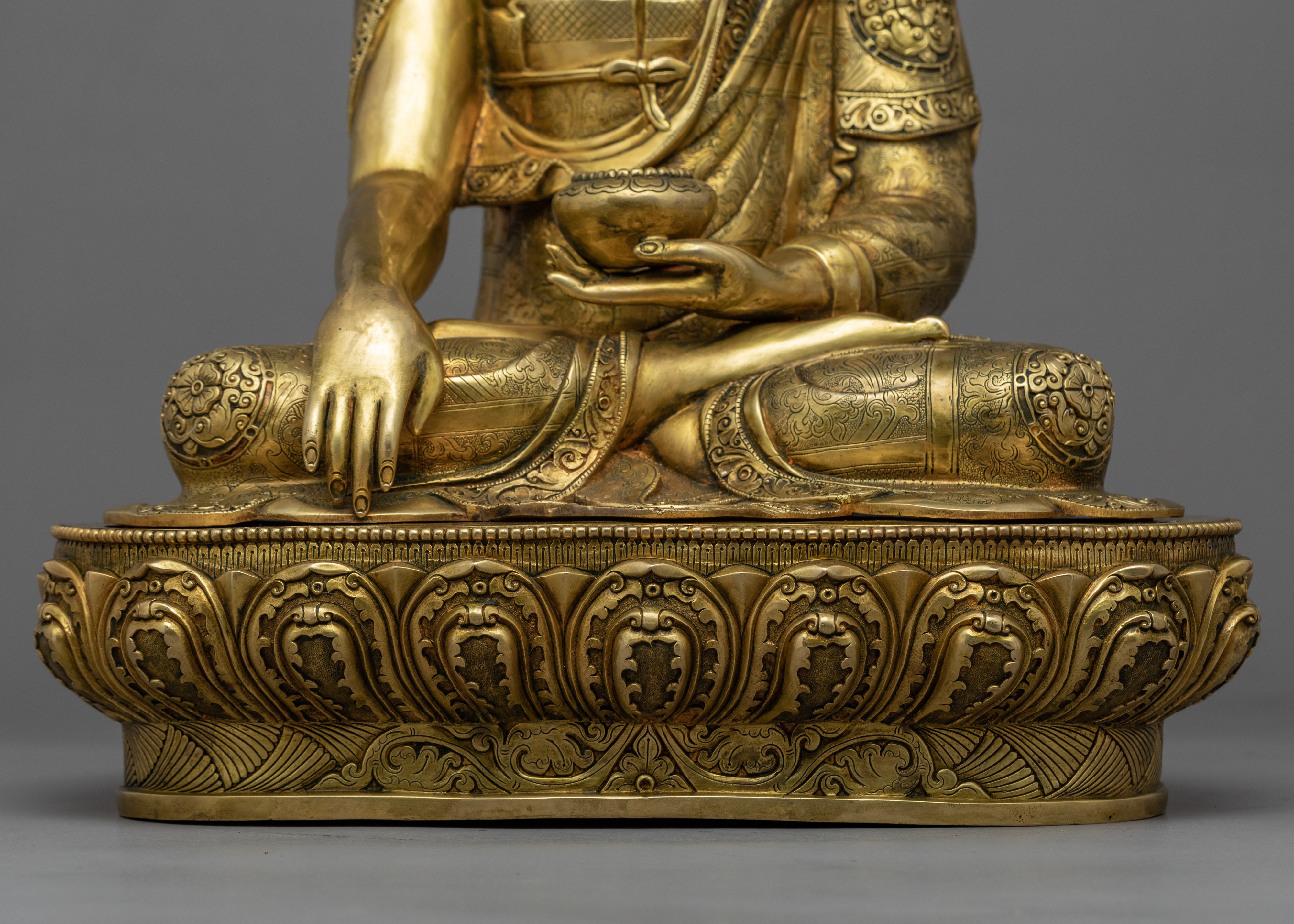 Shakyamuni Buddha Aarti Statue | Gold-Plated Himalayan Artwork