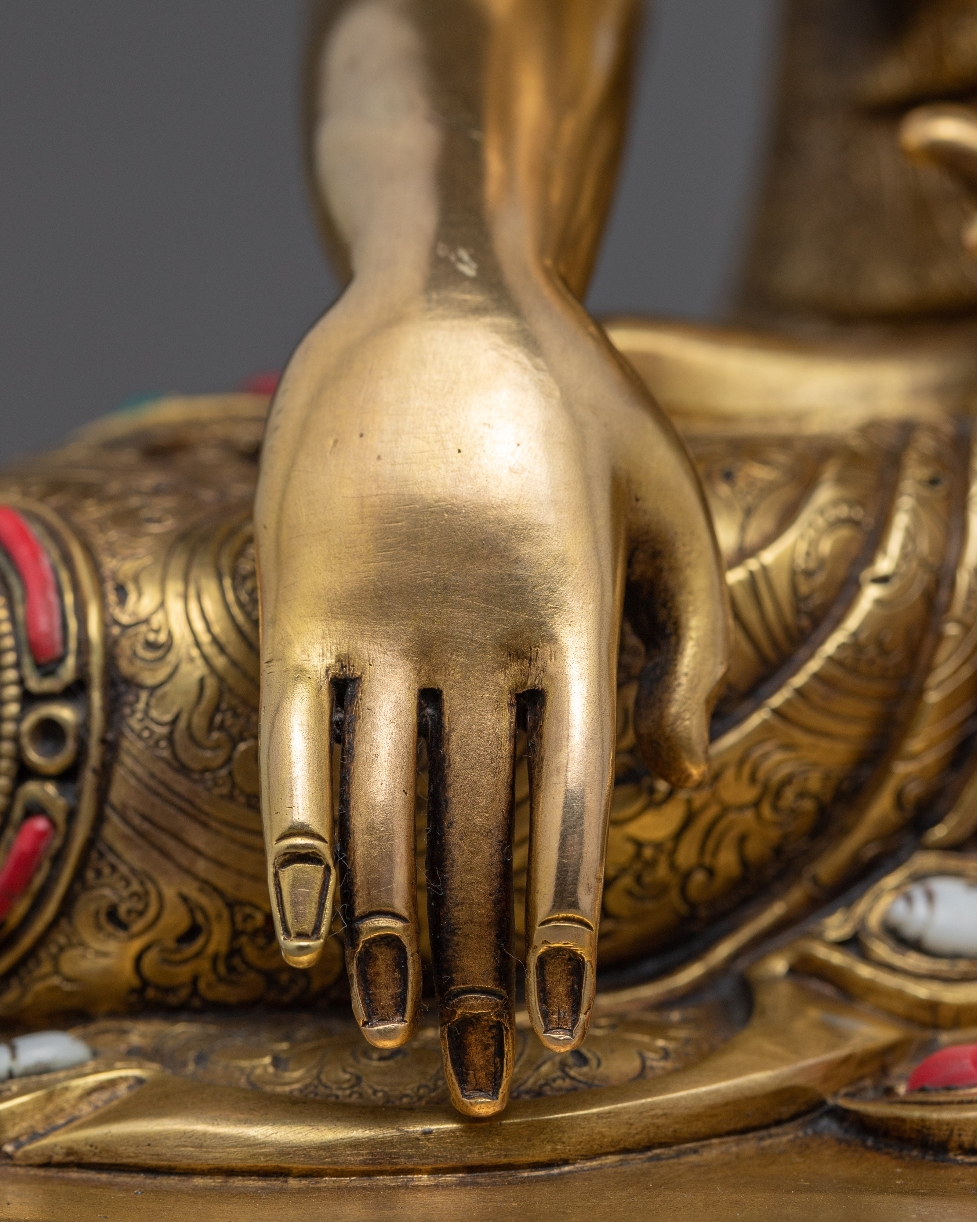 Shakyamuni Buddha Statue Indoor Practice | Gold-Gilded Buddhist Traditional Sculpture