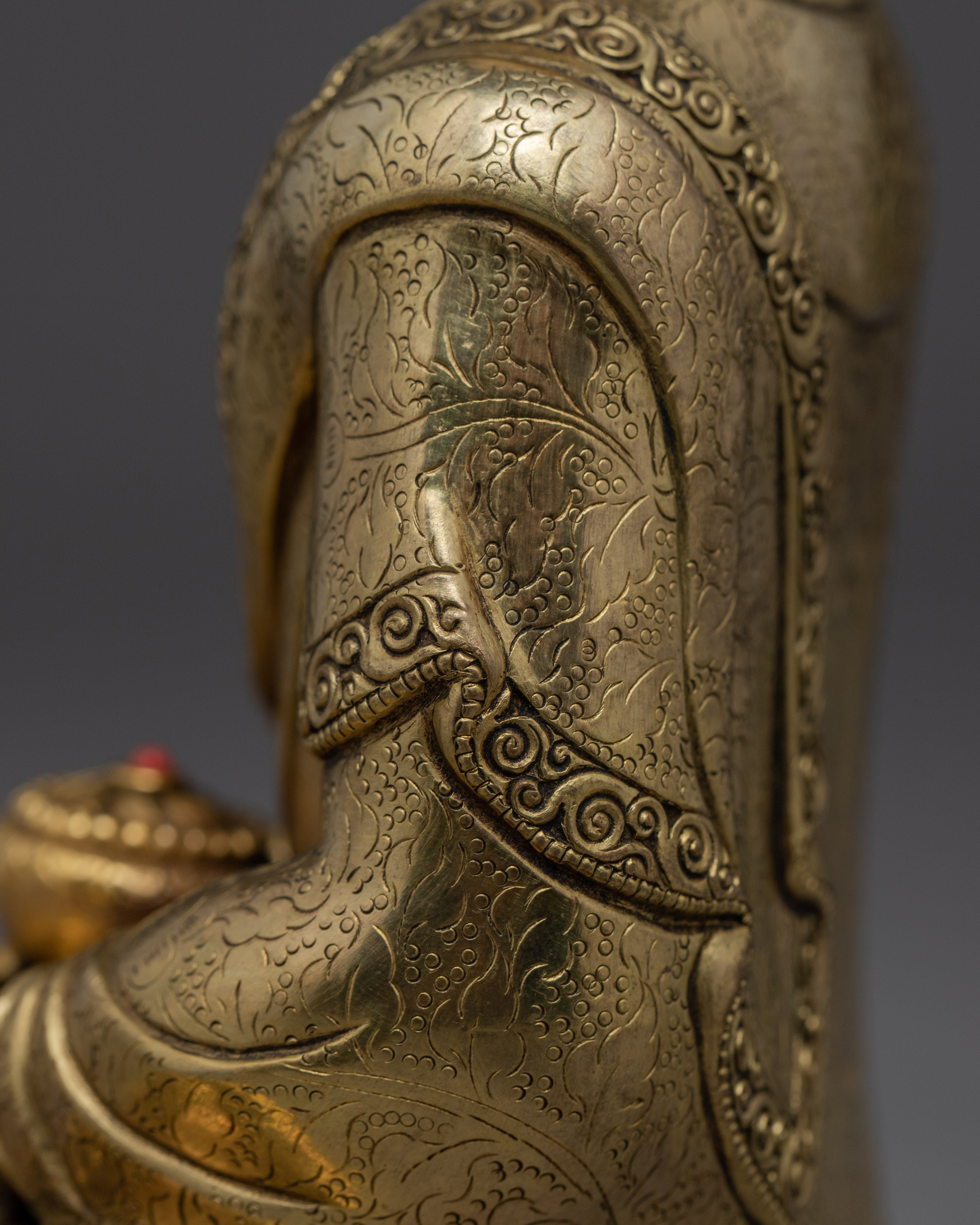 The Mantra Of Amitabha Buddha | Golden Statue To Practice Buddhism