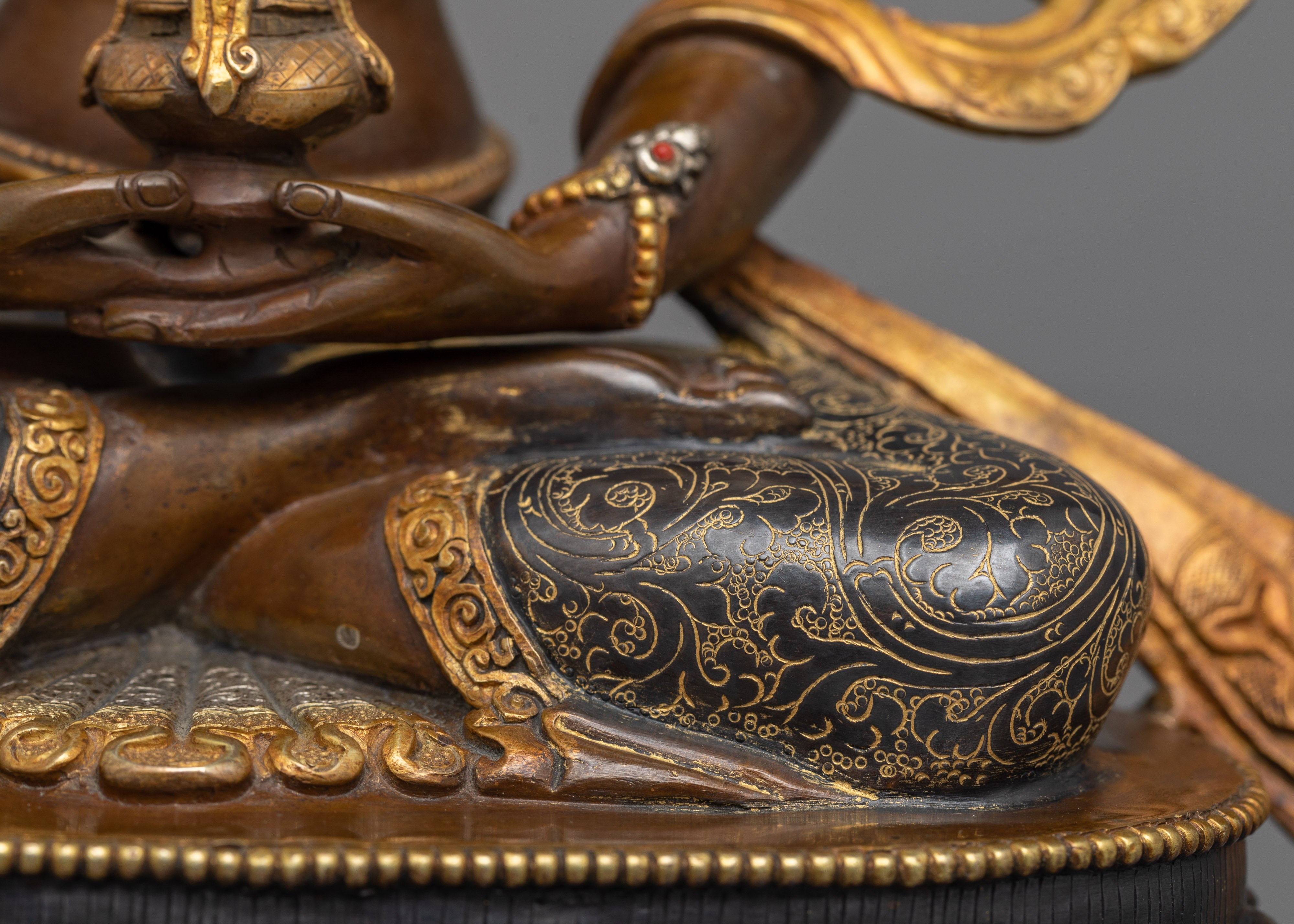 Invite Longevity and Spiritual Prosperity with These Inspiring Amitayus Images in a Stunning Statue