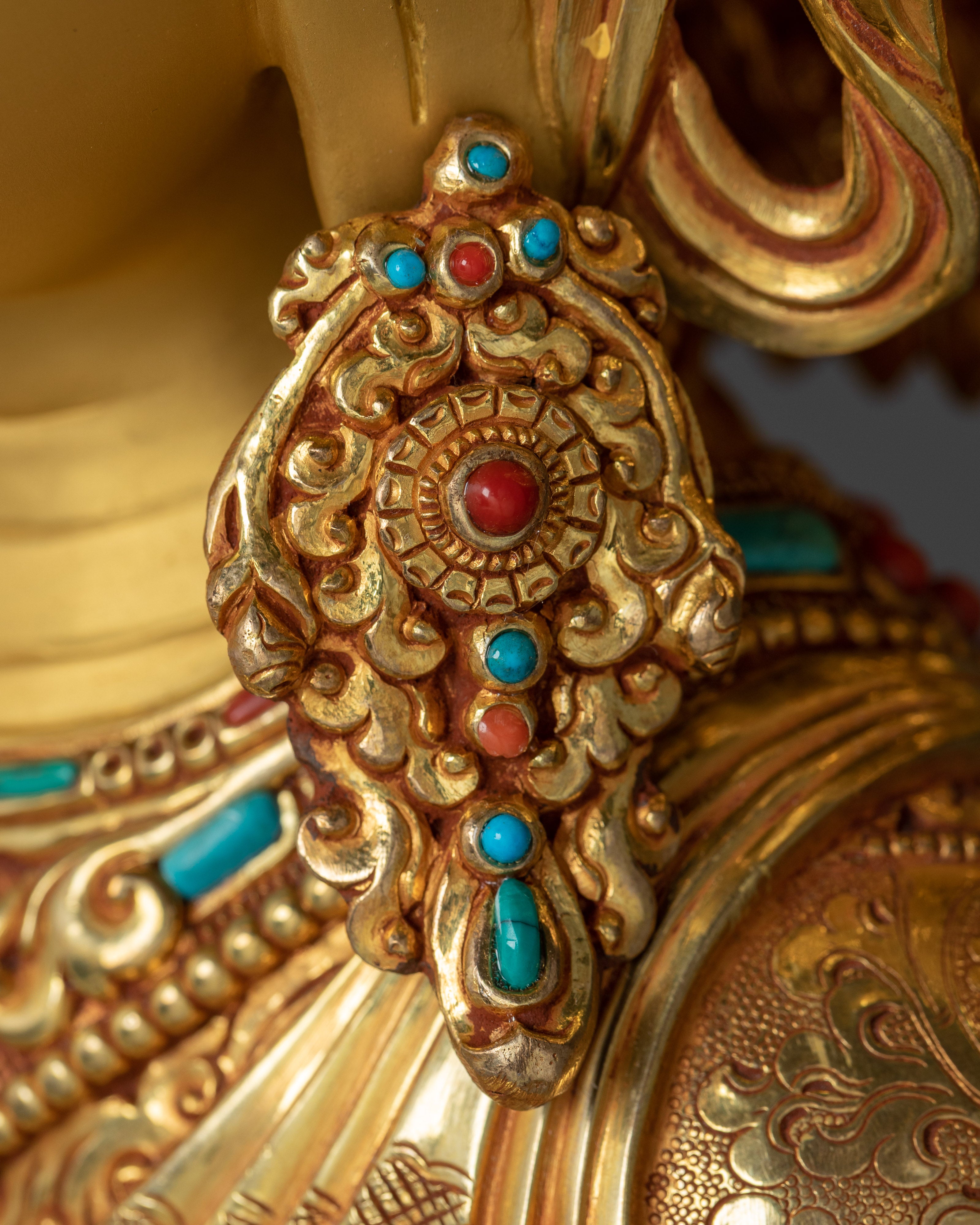 Embrace the Teachings of the Enlightened One with a Stunning Shakyamuni Gautama Buddha Statue