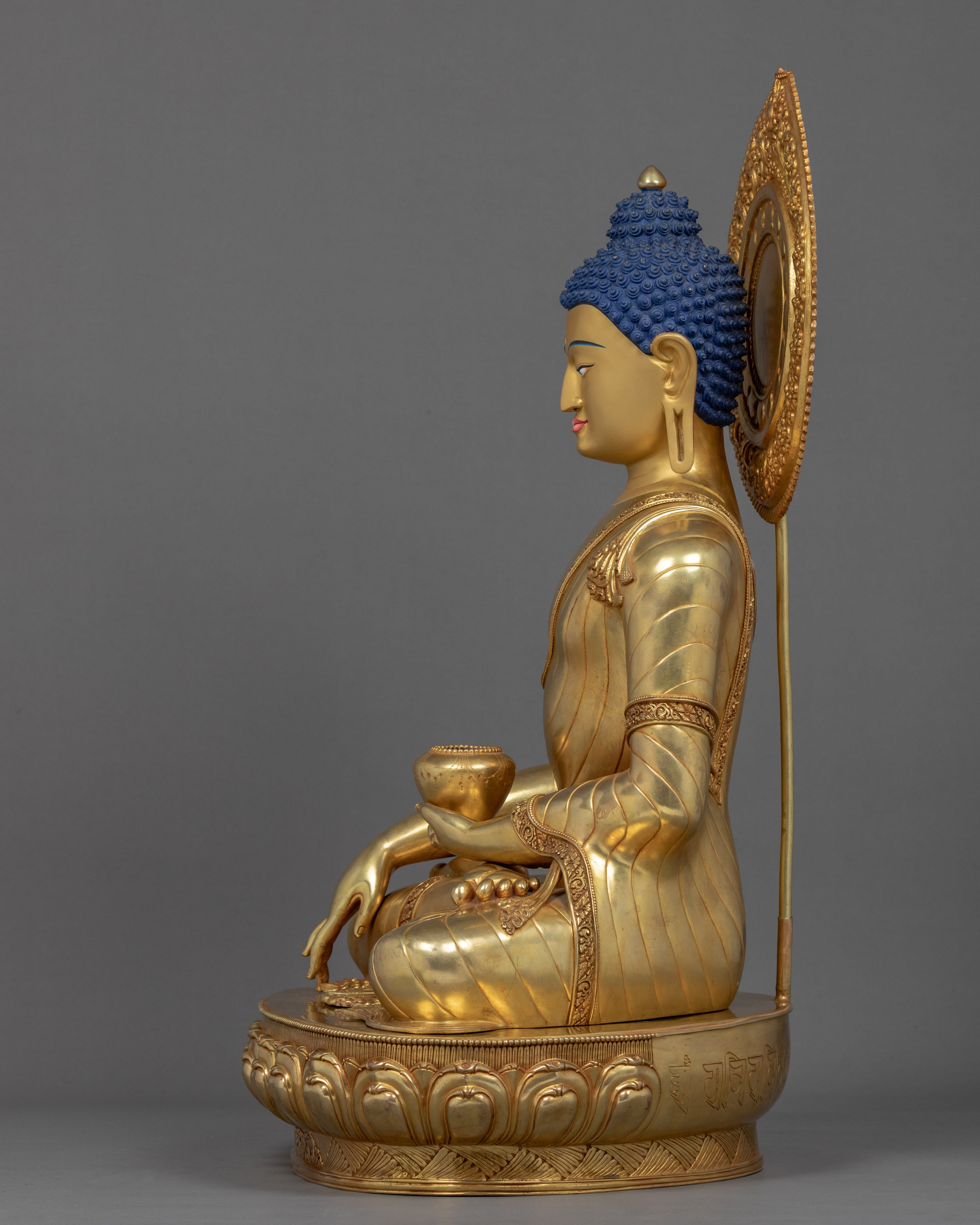 The Shakyamuni Buddha Statue | Traditional Himalayan Art of Nepal