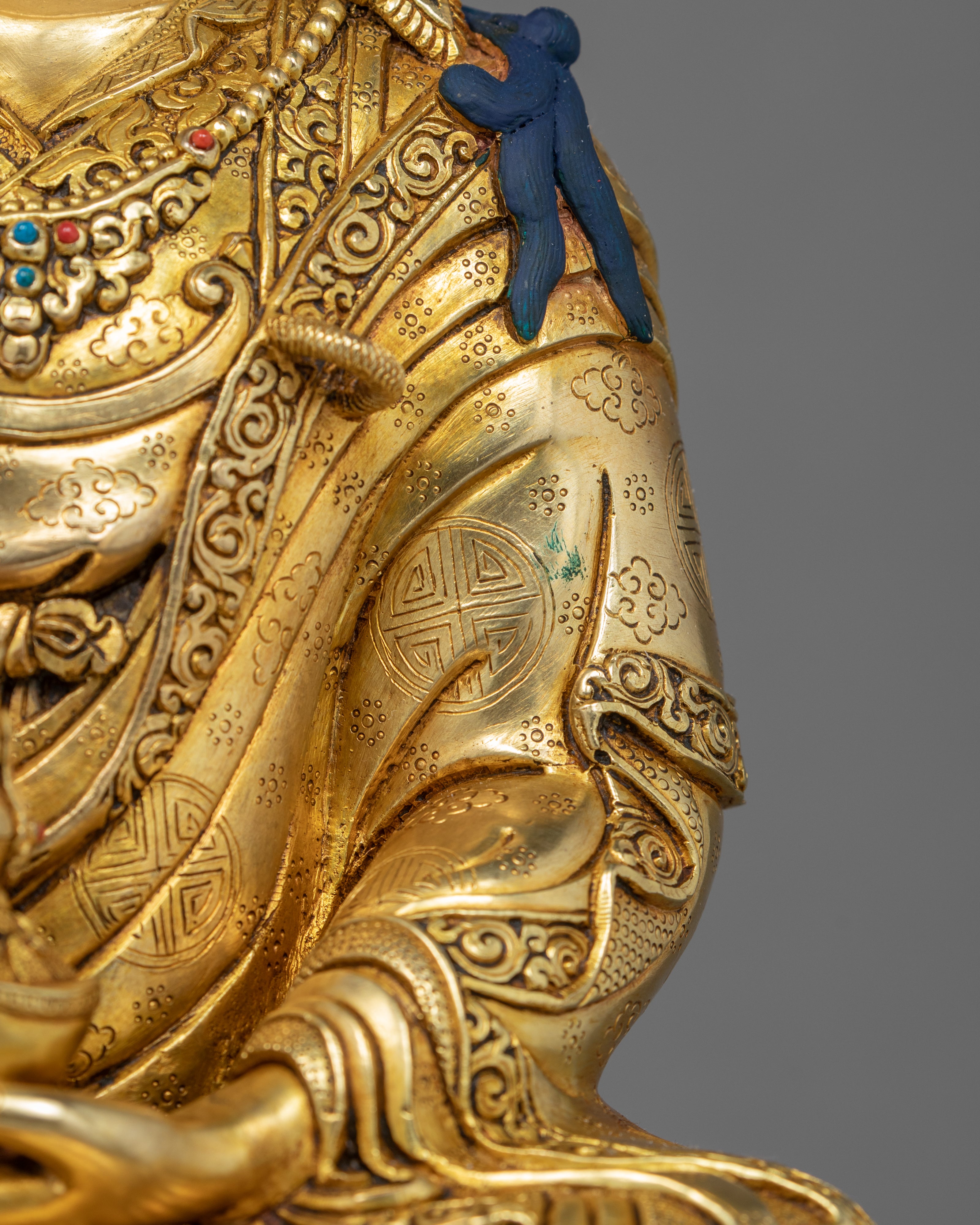 Guru Rinpoche Sculpture | Traditional Himalayan Art