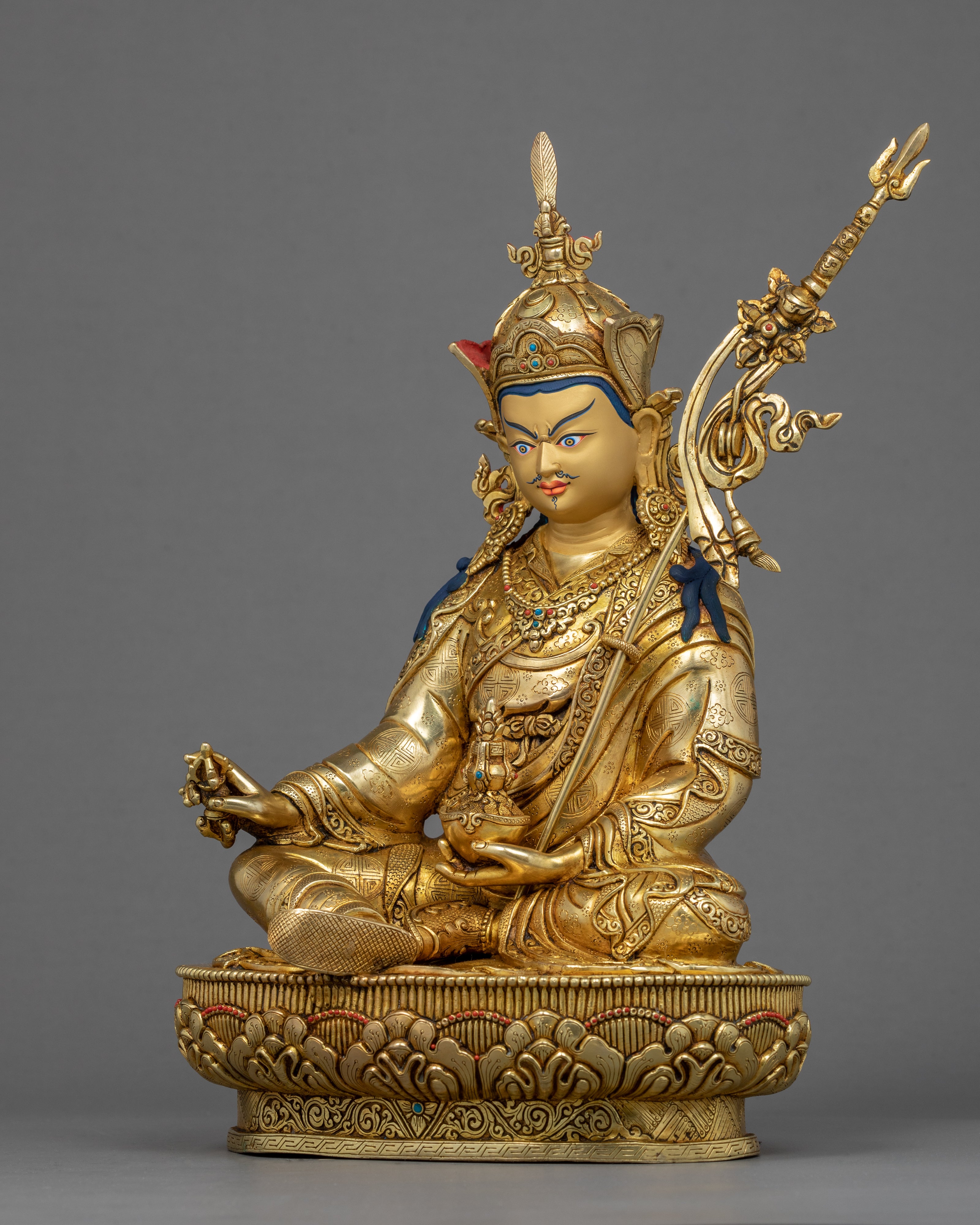 Guru Rinpoche Sculpture | Traditional Himalayan Art