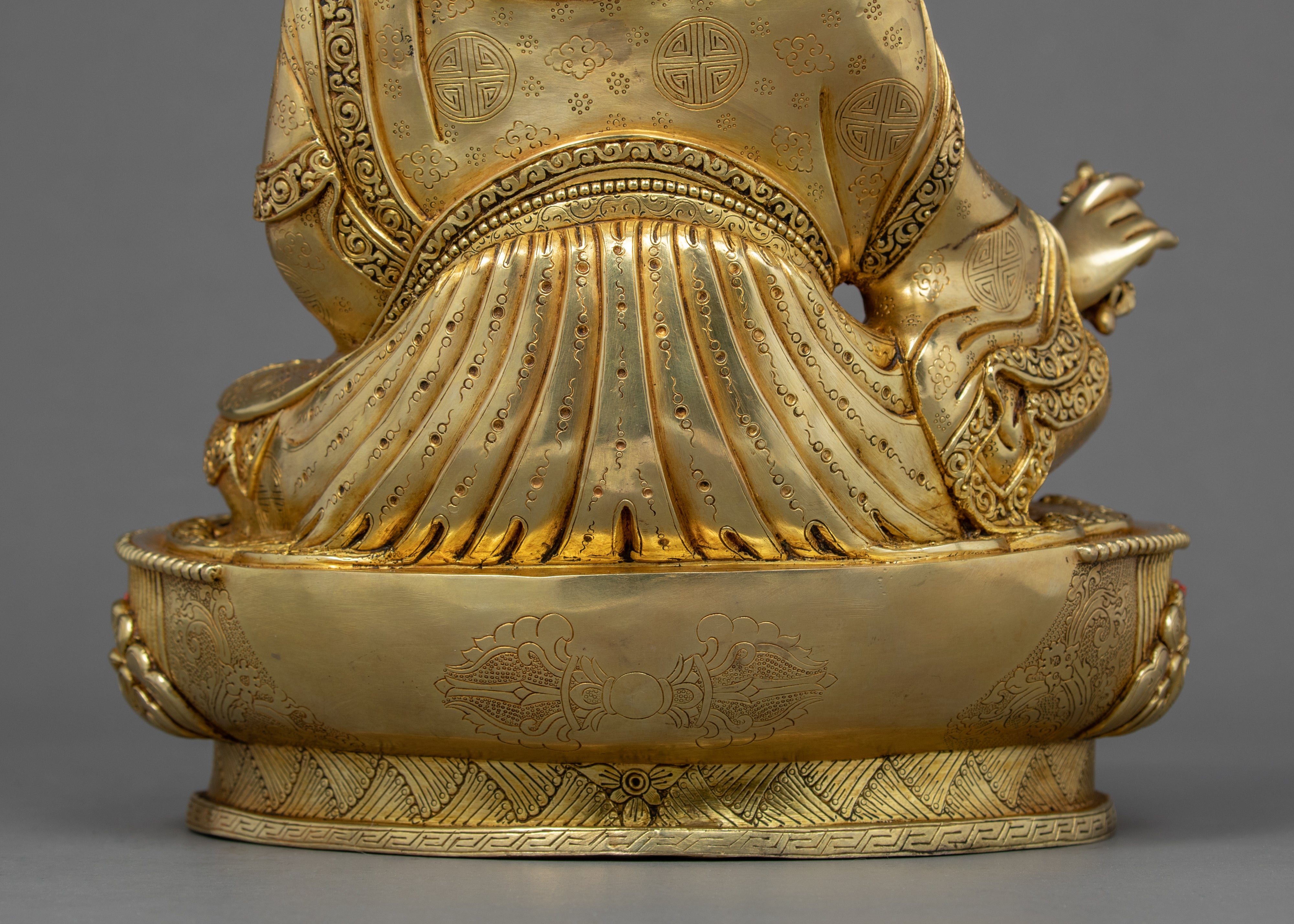 Guru Rinpoche Sculpture | Traditional Himalayan Art