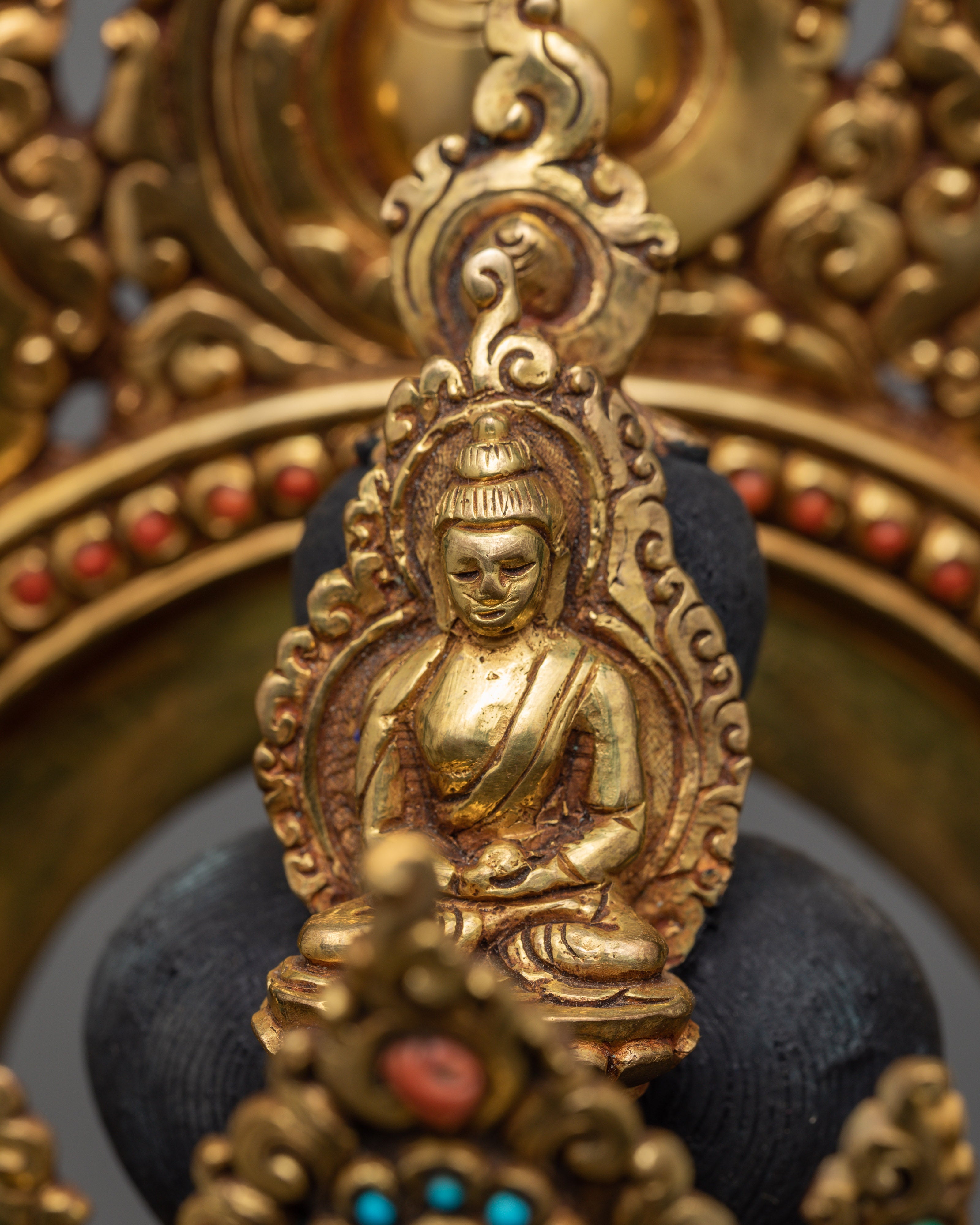 Avalokiteshvara Statue | Bodhisattva Chenrezig Statue| Hand-Carved Gold Gilded Statue