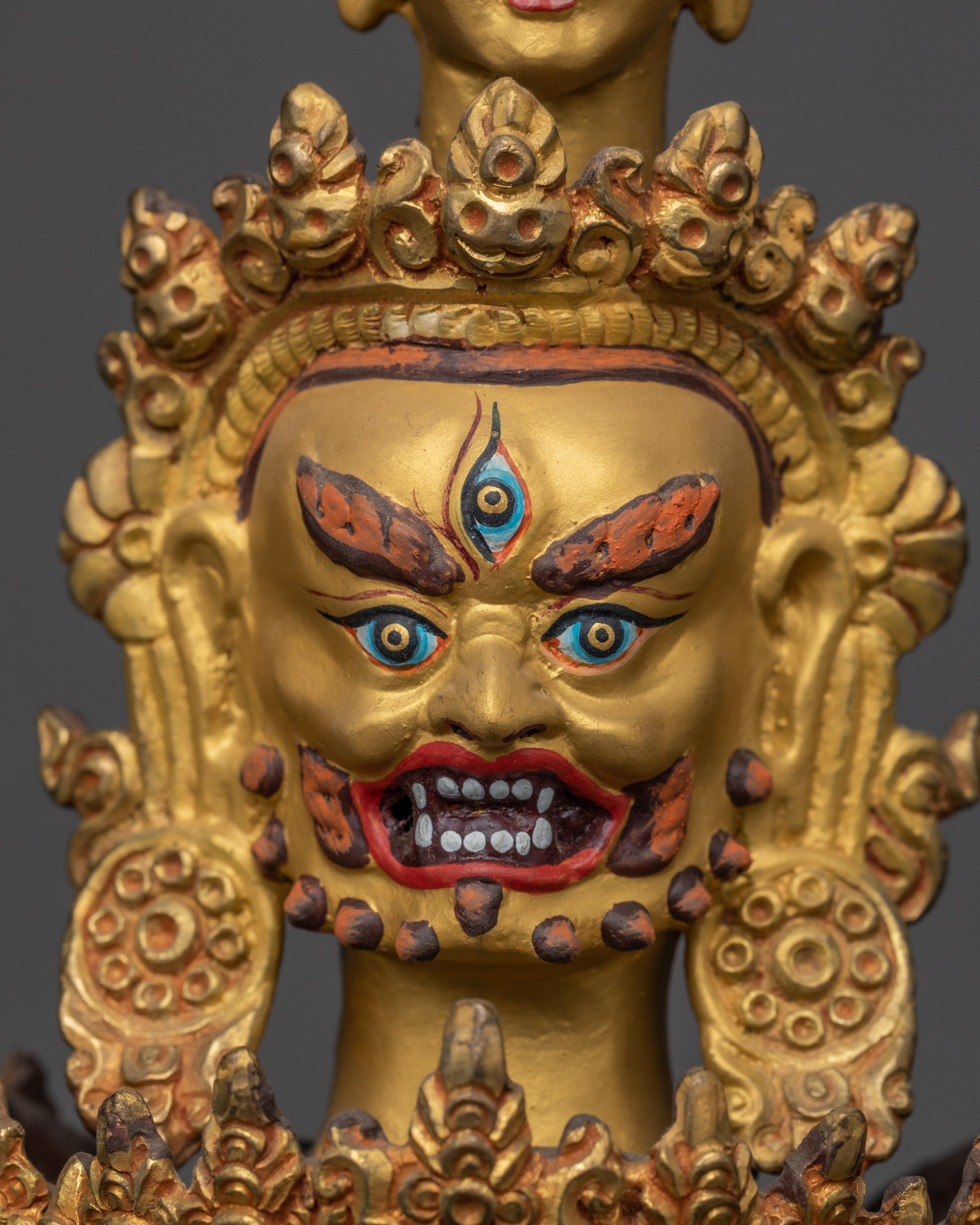 1000 Armed Chenrezig- Avalokiteshvara Statue | Gold Gilded Traditionally Hand Carved