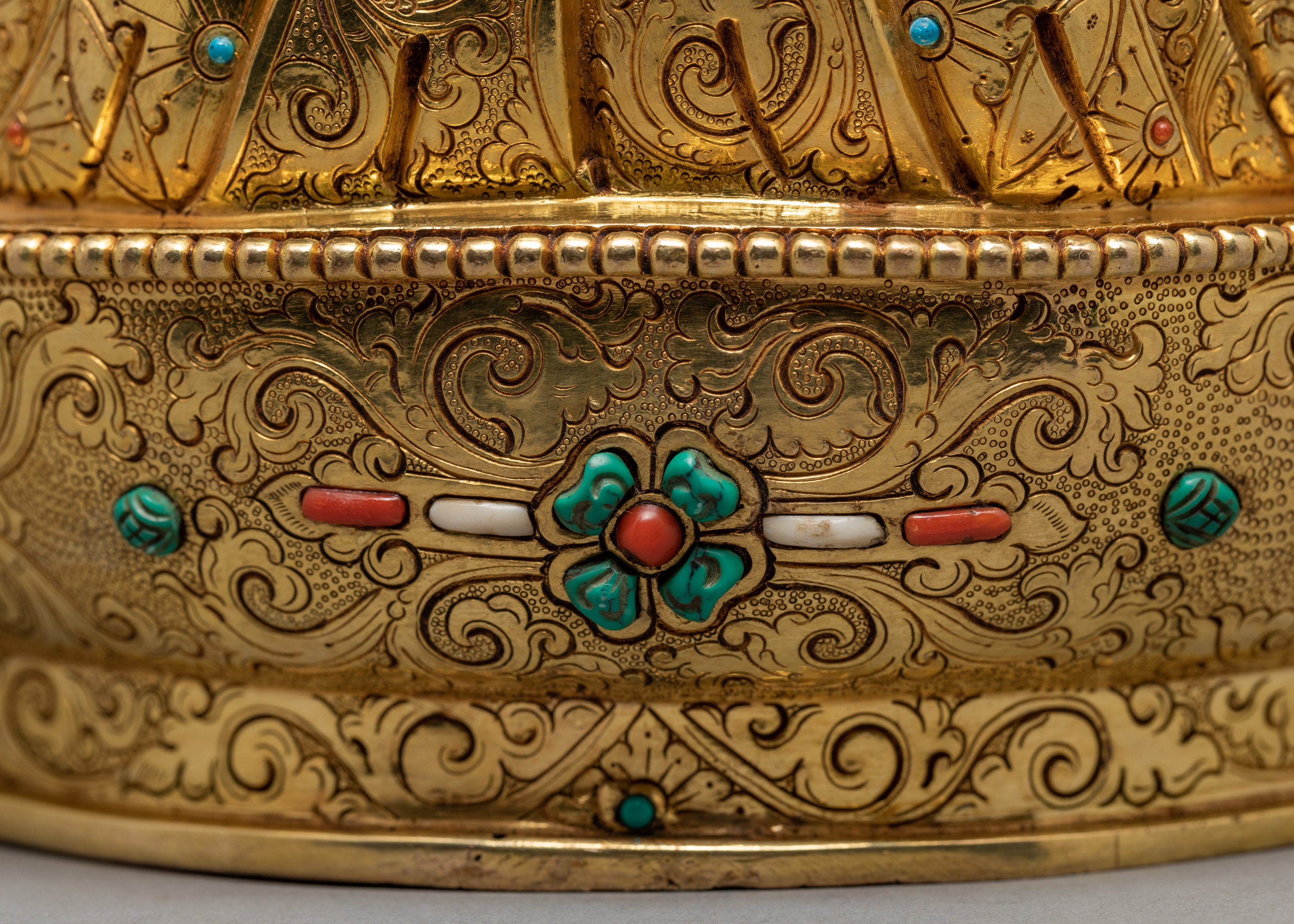 Guru Rinpoche Sculpture | Mahaguru Padmasambhava Gold Statue