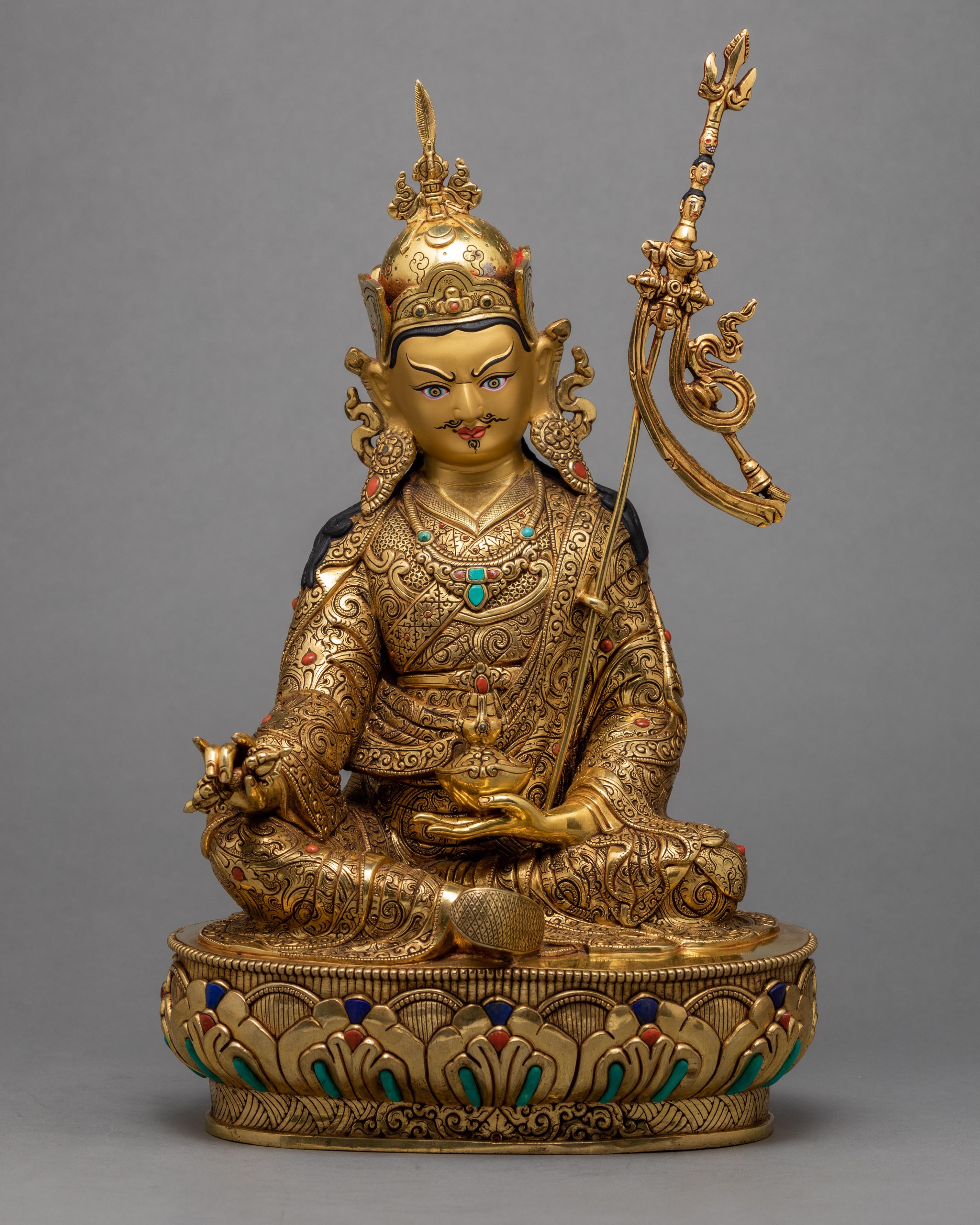 Guru Rinpoche statue