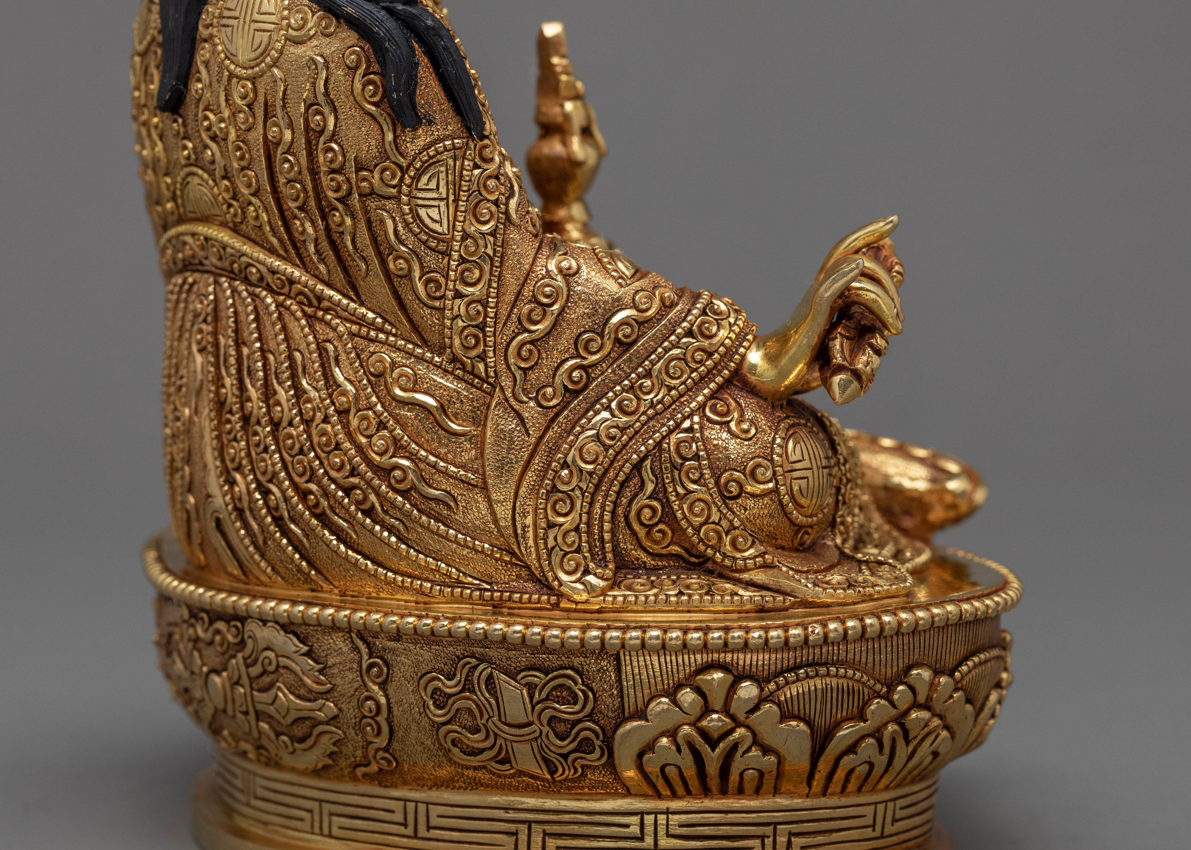 Guru Rinpoche Statue | Padmasambhava Gold Statue | Tibetan Buddhist Sculpture