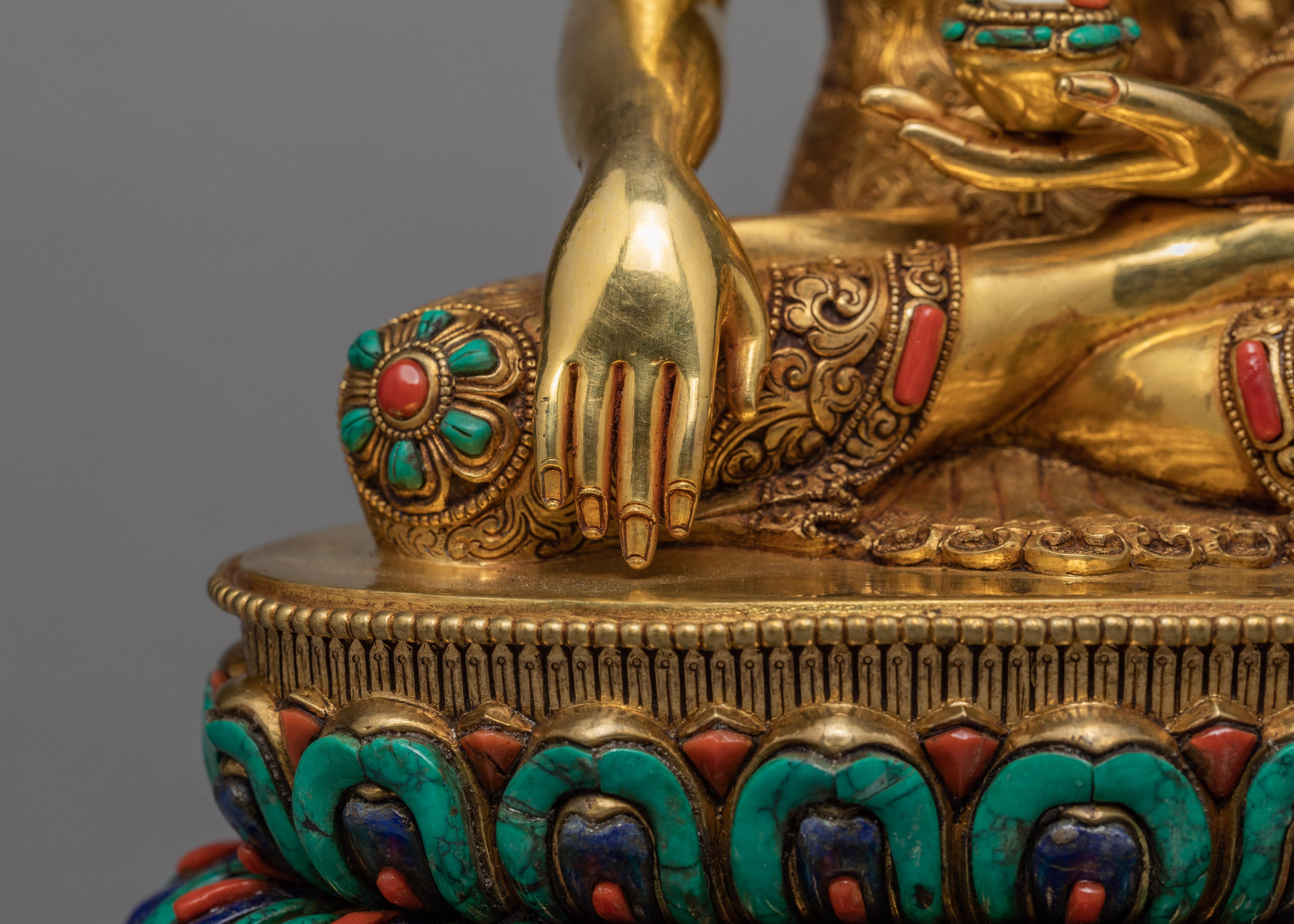 Buddha Shakyamuni Statue | Adorned With Precious Stones | Traditional Tibetan Style