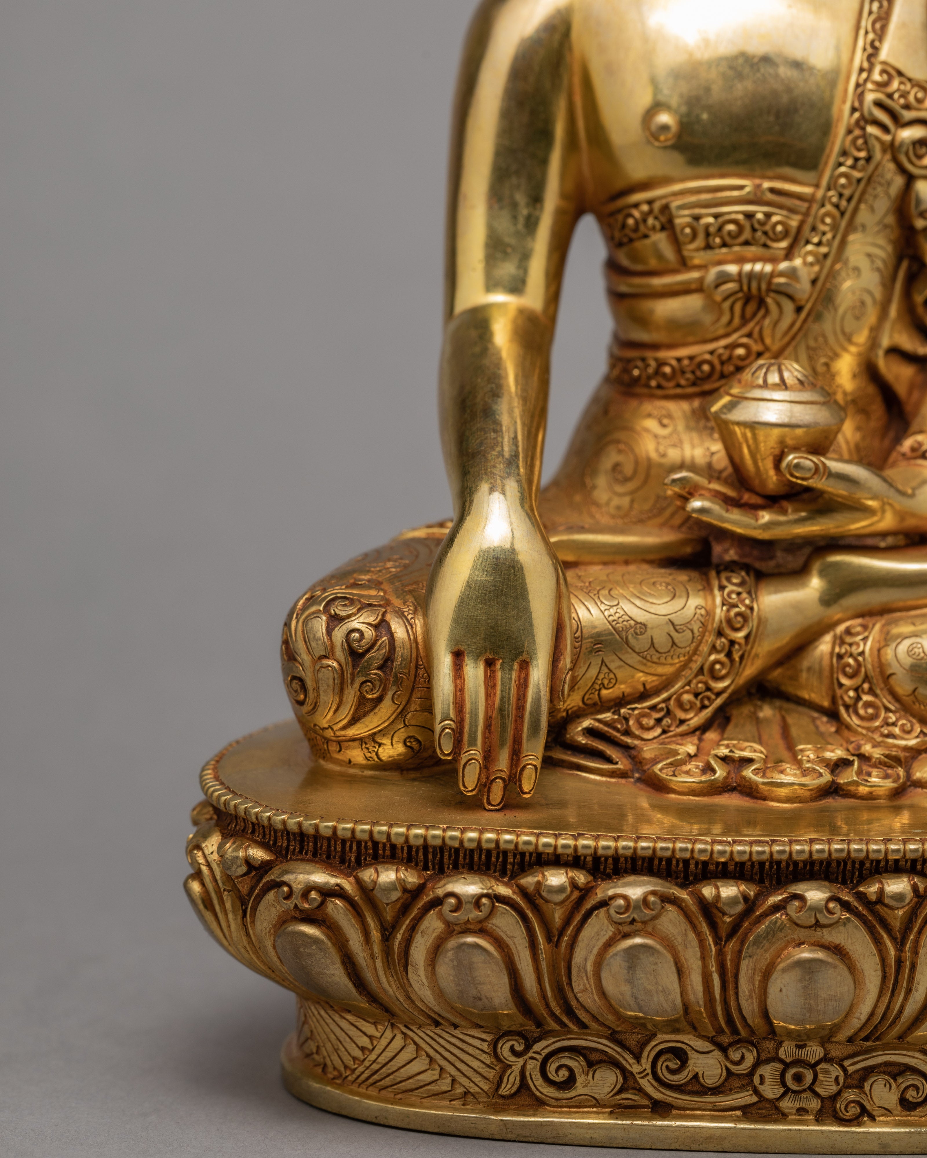 Buddha Shakyamuni Statue | Plated With Gold Buddha Statue