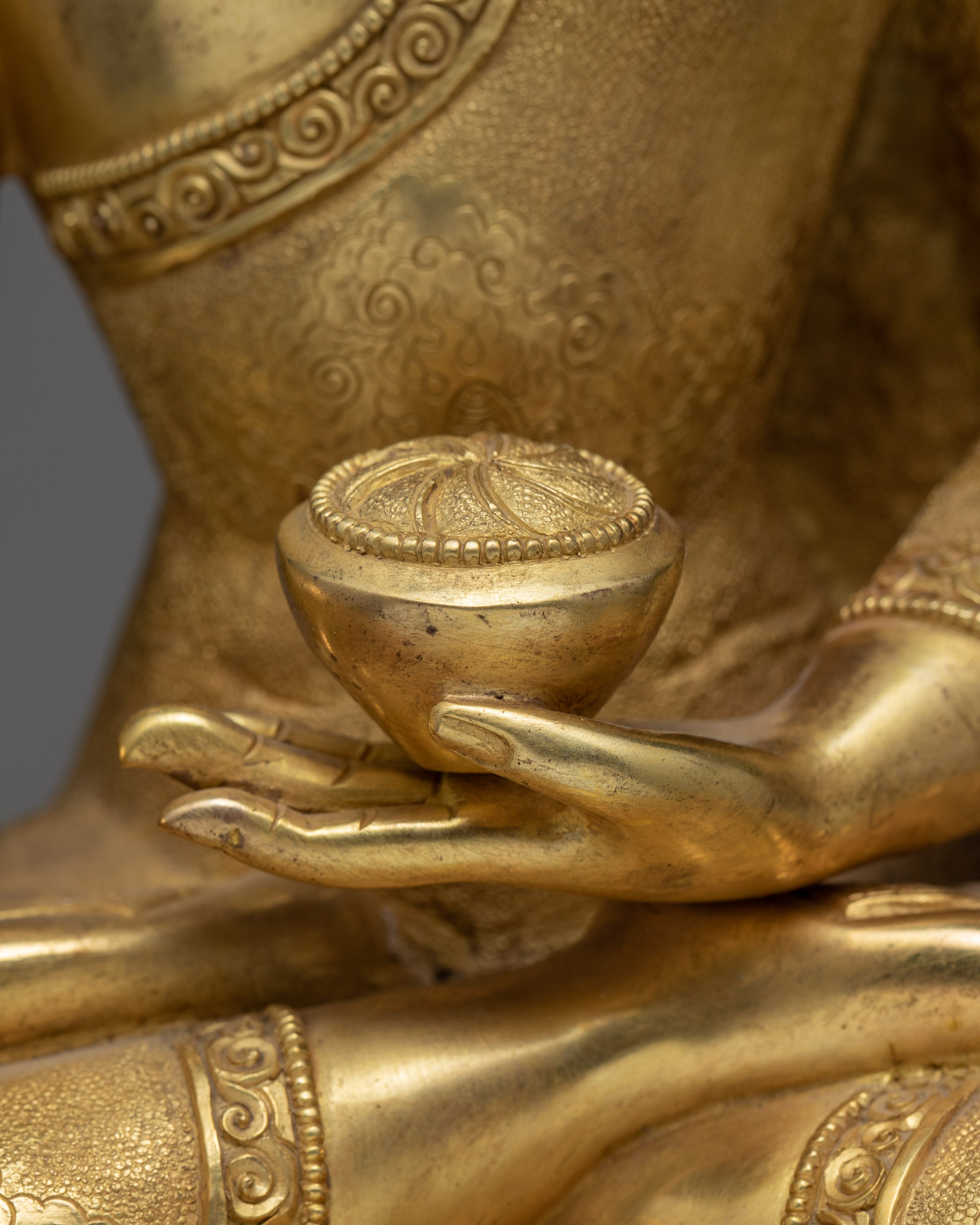 Shakyamuni Buddha Statue | The Enlightened One | 24K Gold Gilded