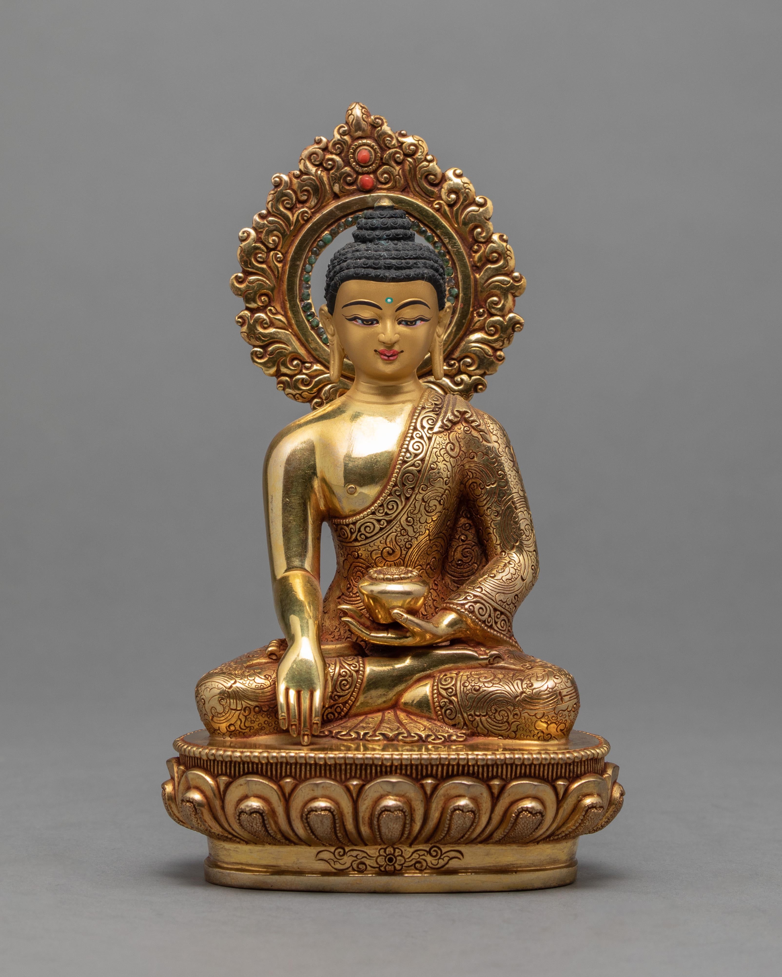 Buddha Shakyamuni statue