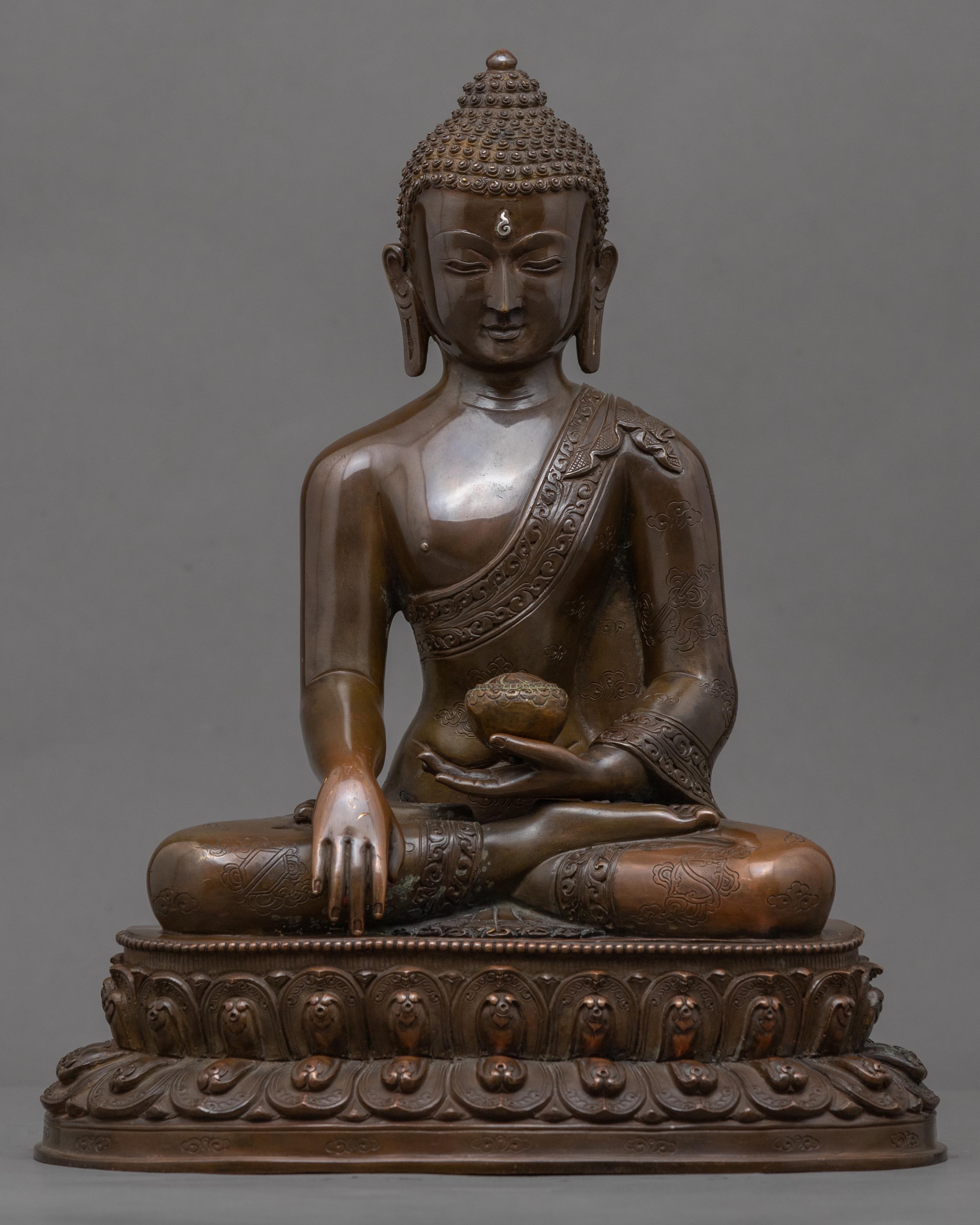 buddha-sitting-in-lotus