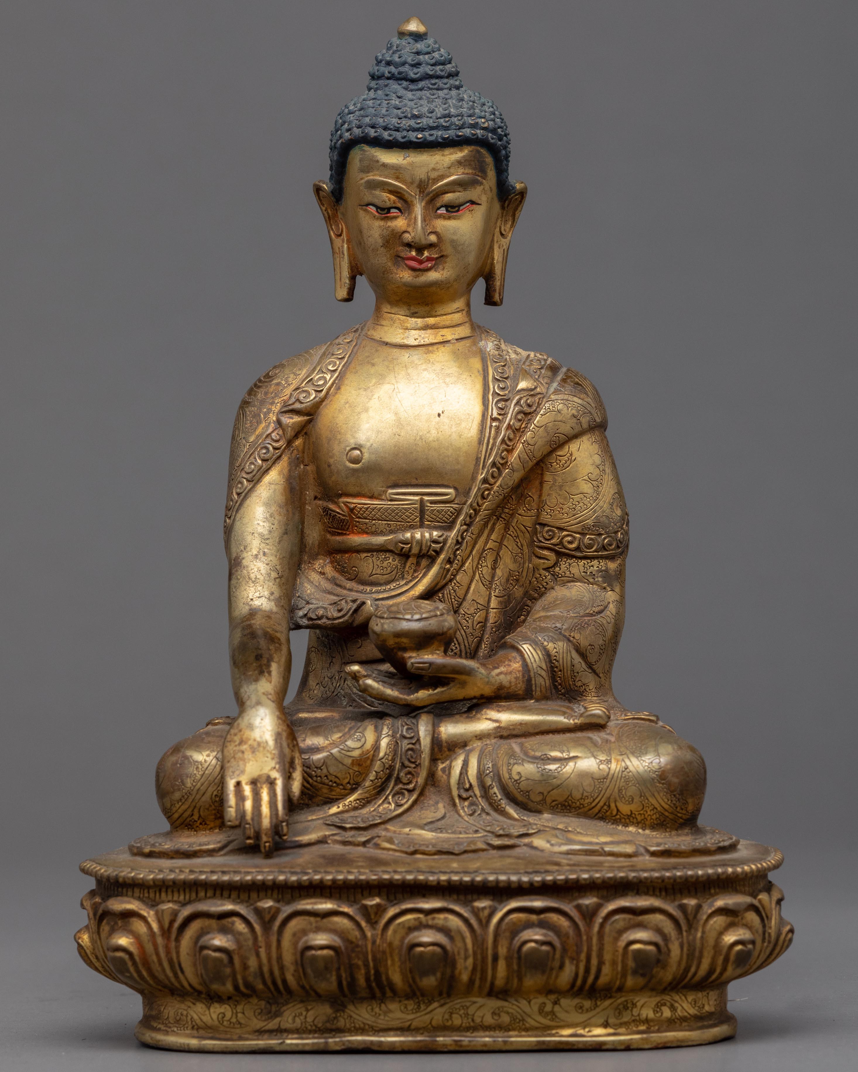 Antique Shakyamuni Buddha Statue