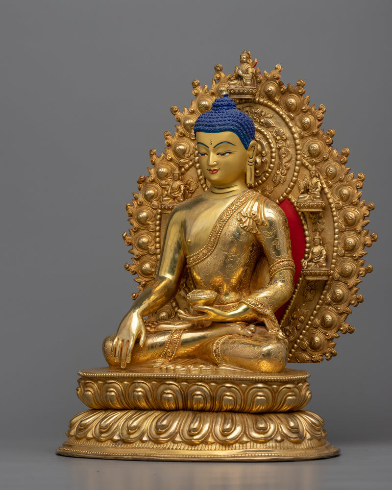 serene shakyamuni-buddha