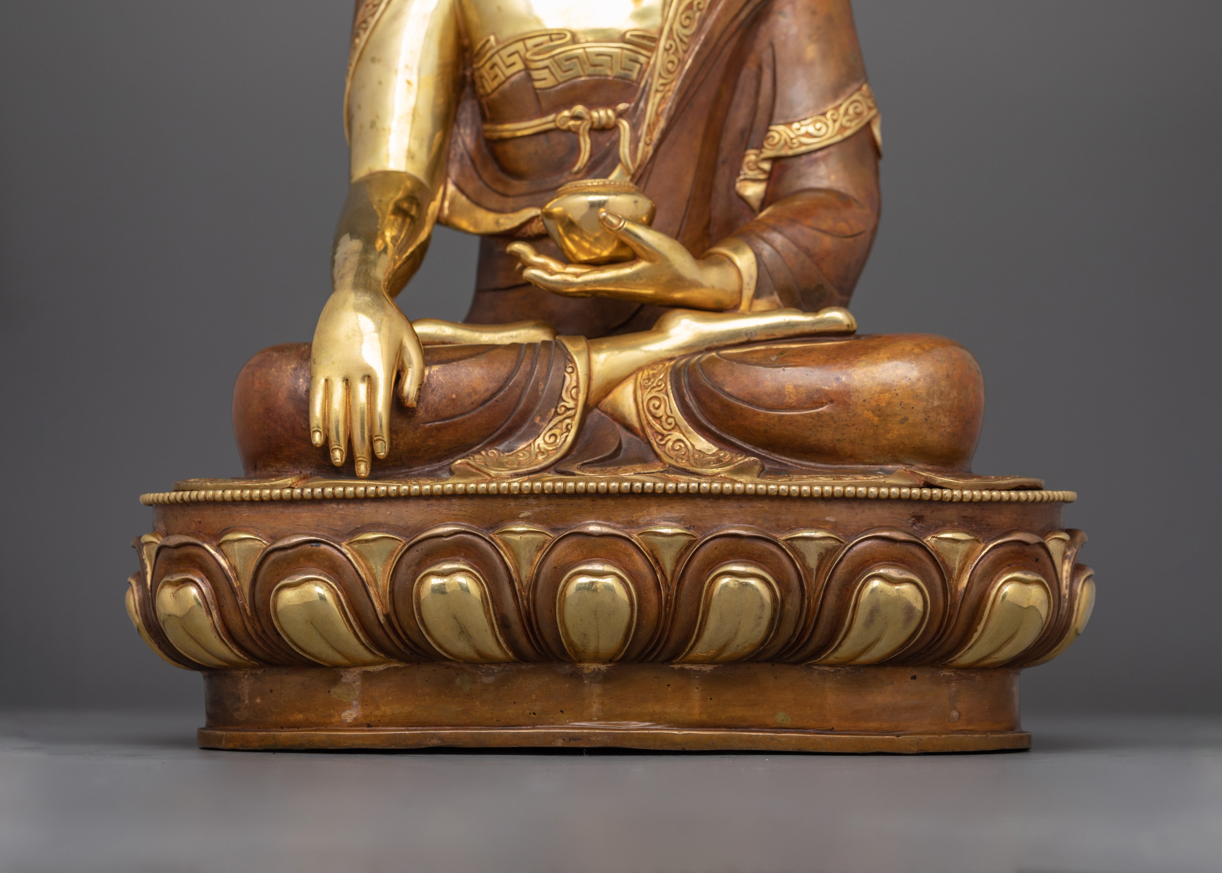 Peaceful Buddha Shakyamuni Sculpture | A Symbol of Tranquility and Wisdom