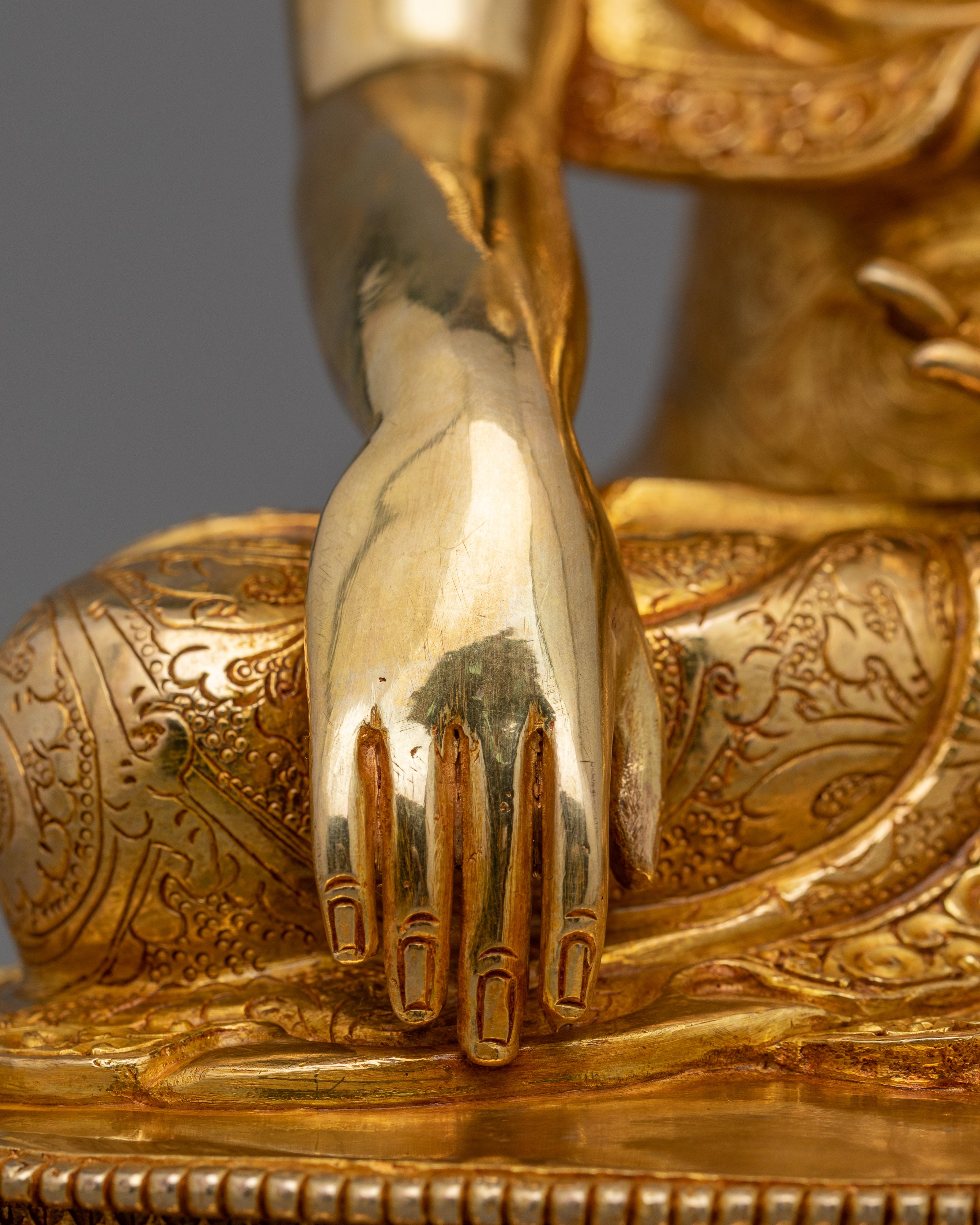 Buddhist Meditating Shakyamuni Buddha Sculpture | Symbol of Wisdom