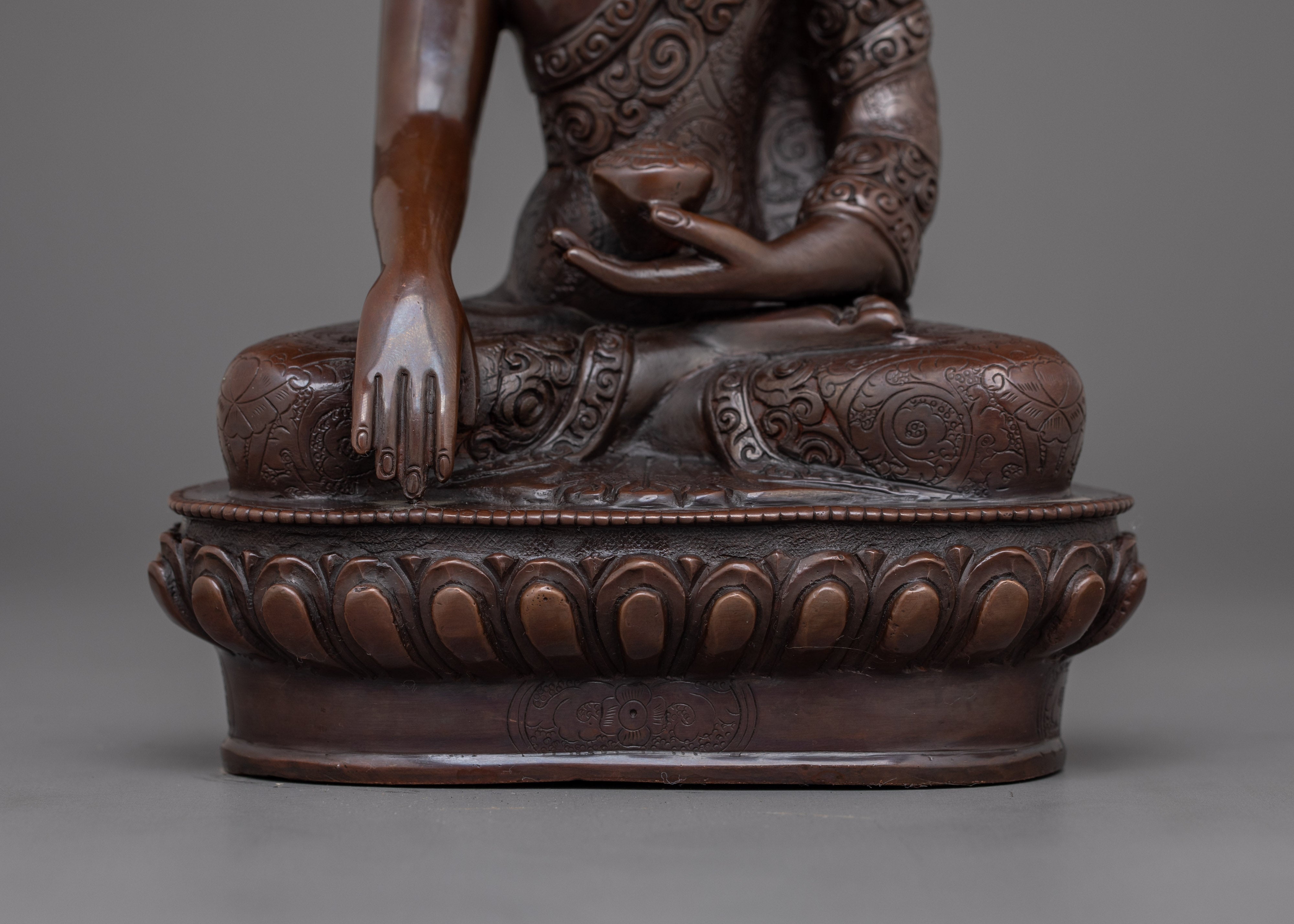 Enlightened Meditating Shakyamuni Buddha Sculpture | Hand-Crafted Buddhist Figurine