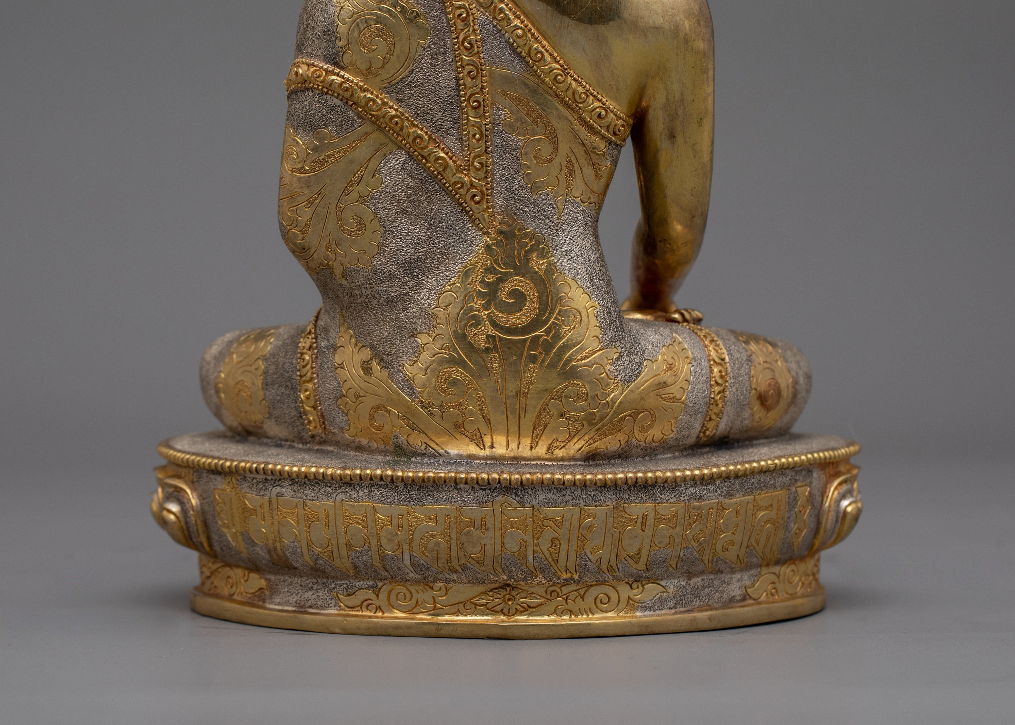 Buddhist Meditating Shakyamuni Buddha Sculpture | A Symbol of Wisdom