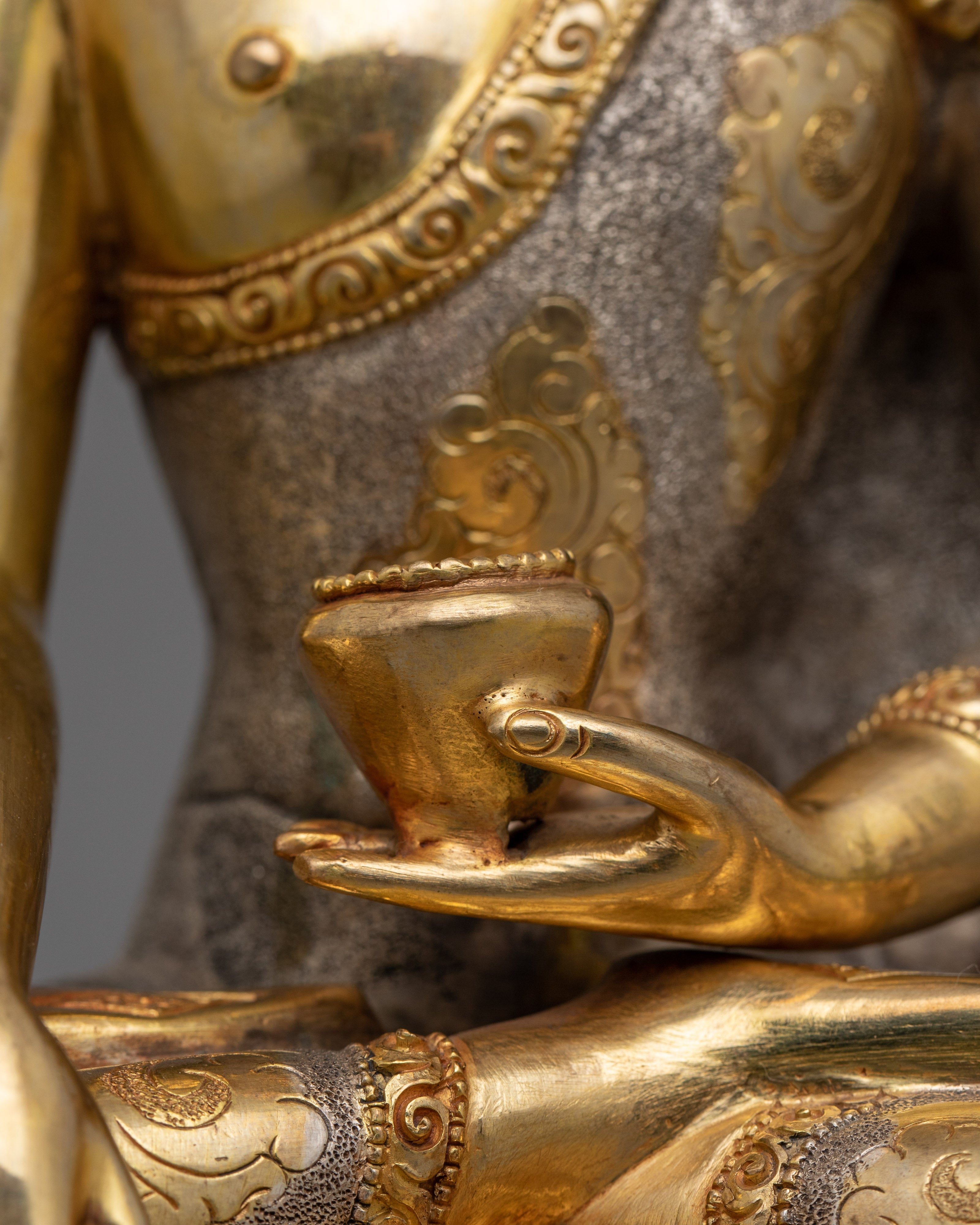 Buddhist Meditating Shakyamuni Buddha Sculpture | A Symbol of Wisdom