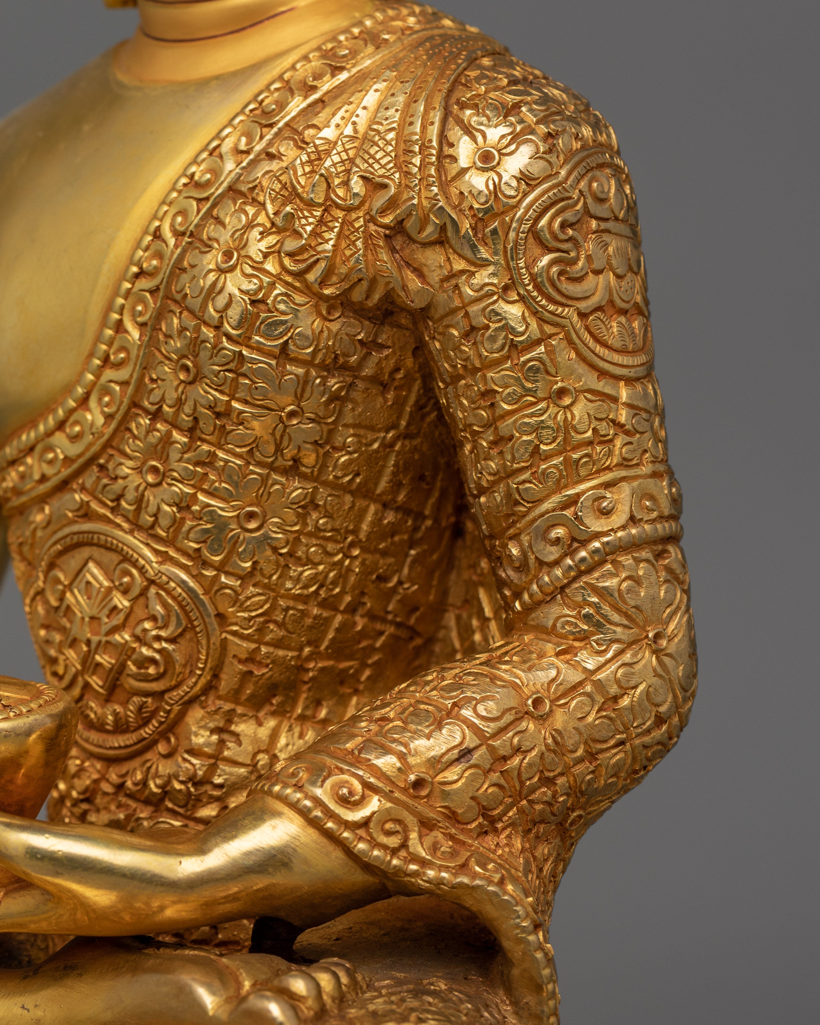 Beautiful Gold Gilded Amitabha Buddha | Infinite Light Buddha
