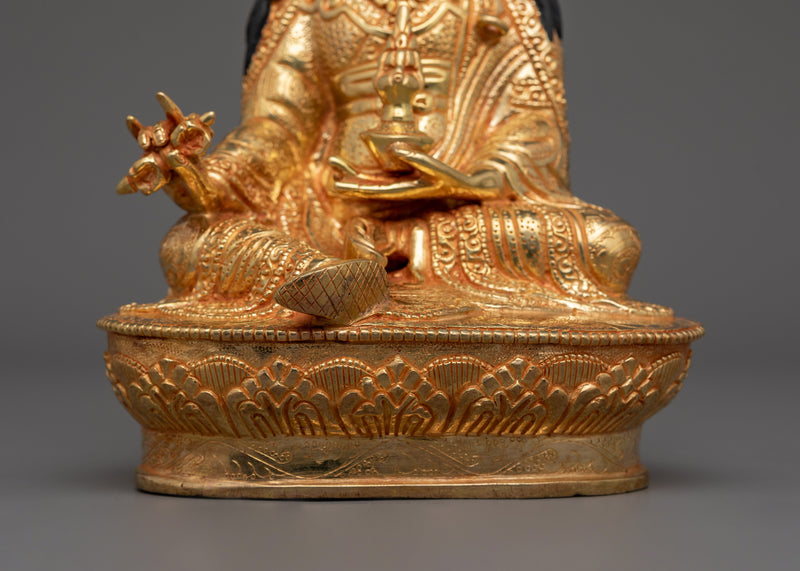 Founder of Vajrayana Guru Rinpoche | Lotus Born Buddha