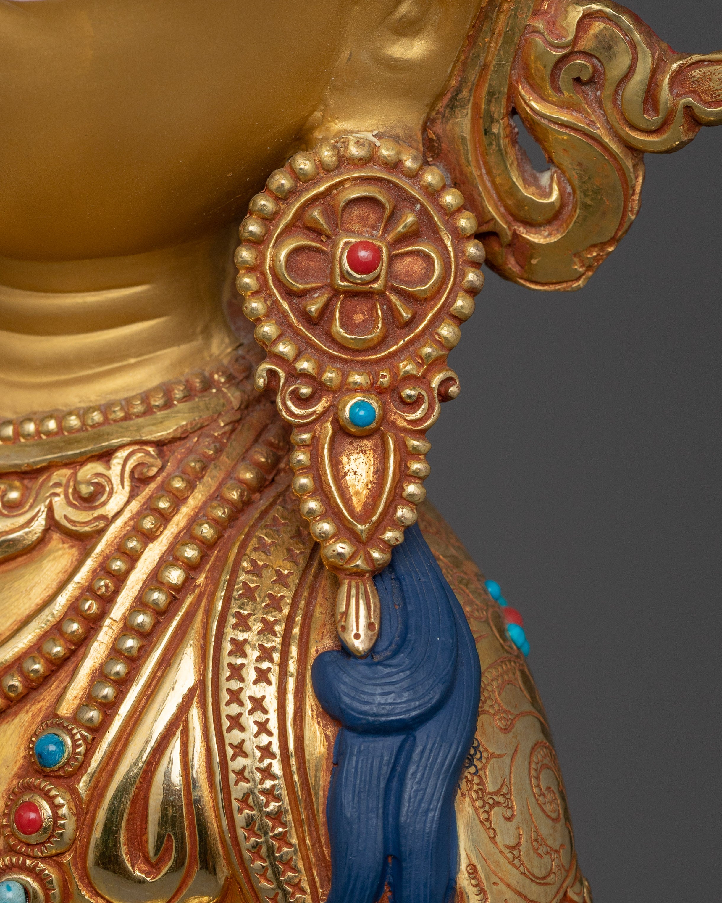 Traditional Sculpture of Vajrasattva | Embodying Wisdom, Purity, and Compassion