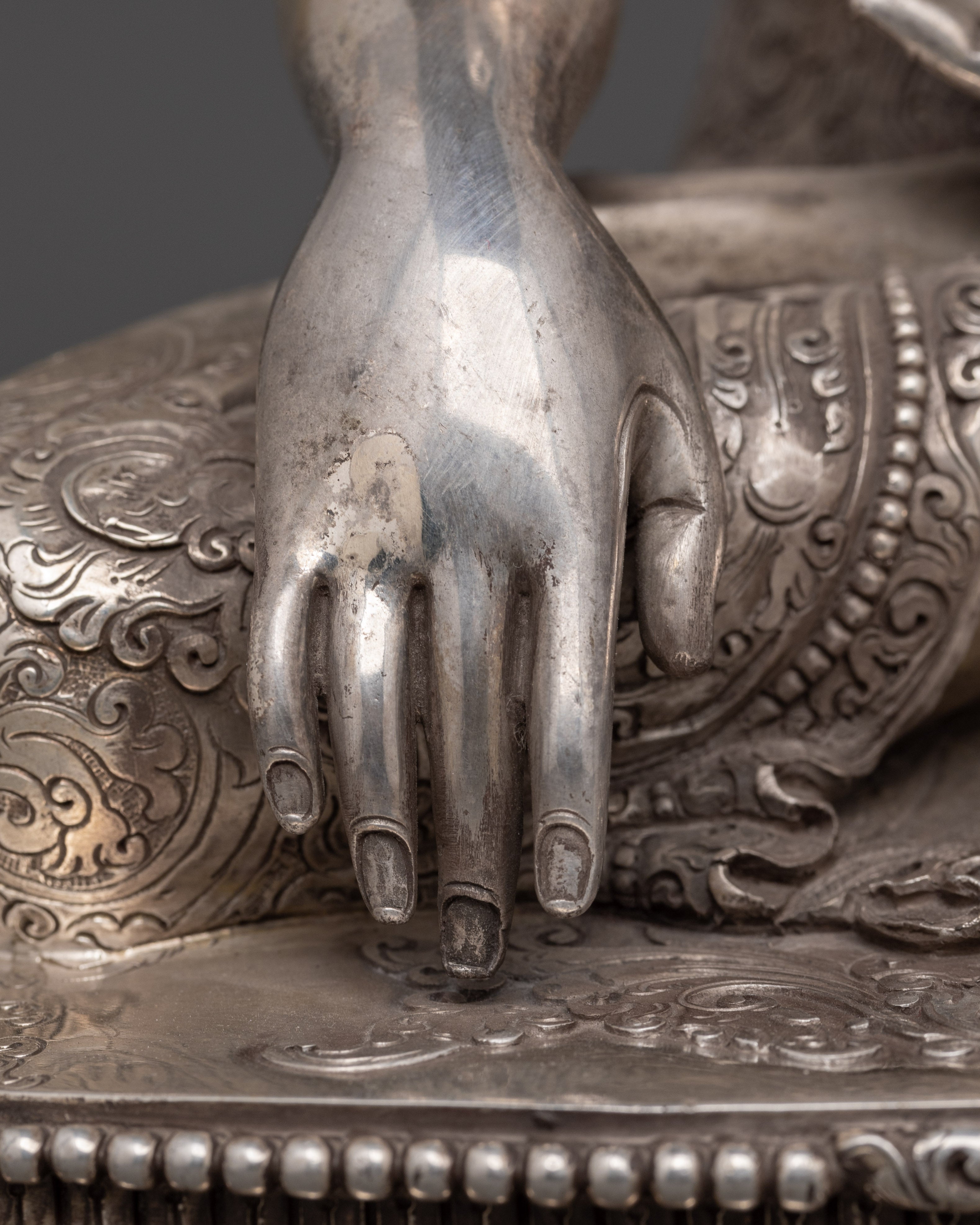 Traditional Buddhist Statue of Shakyamuni Buddha | The World-Honored One