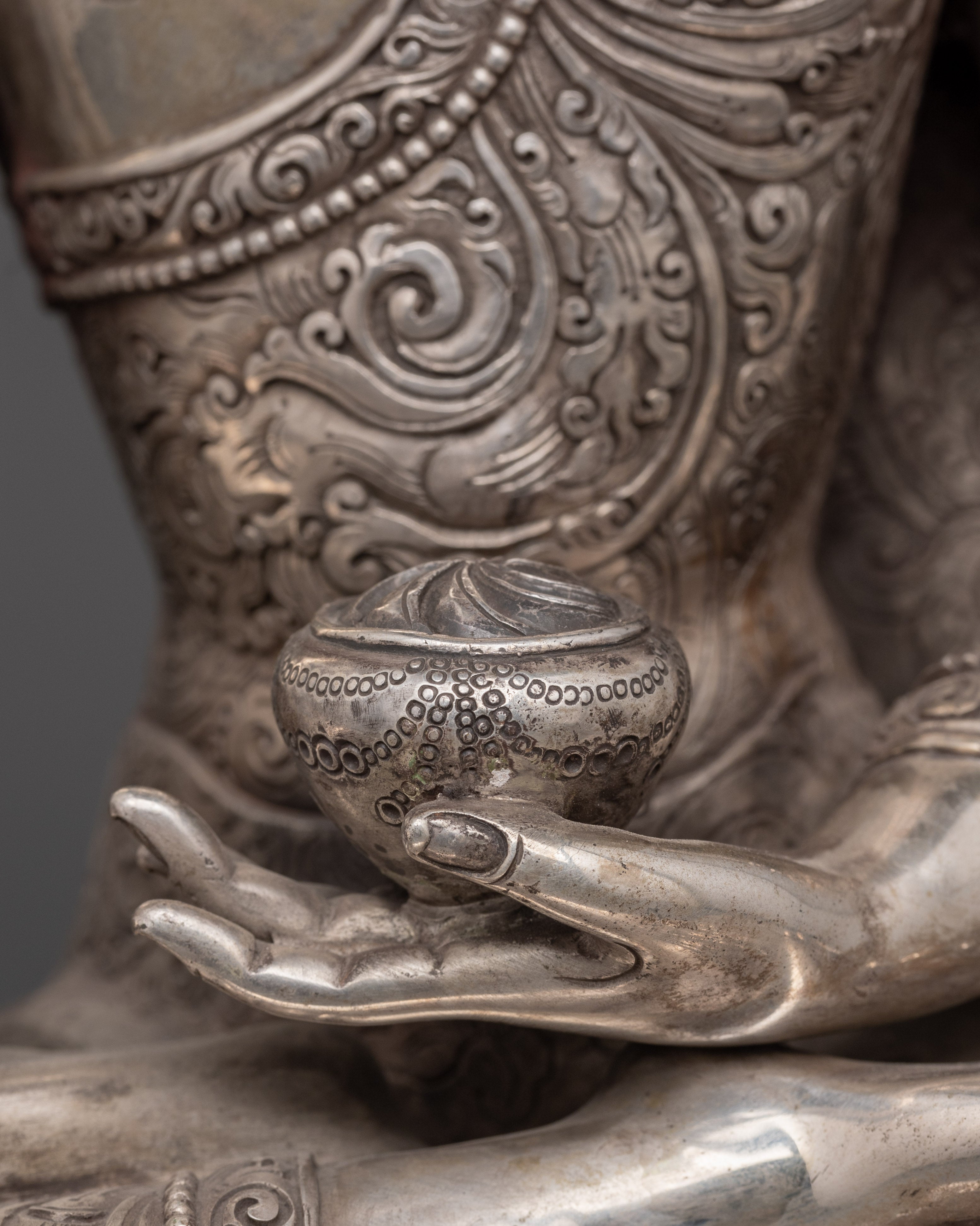 Traditional Buddhist Statue of Shakyamuni Buddha | The World-Honored One