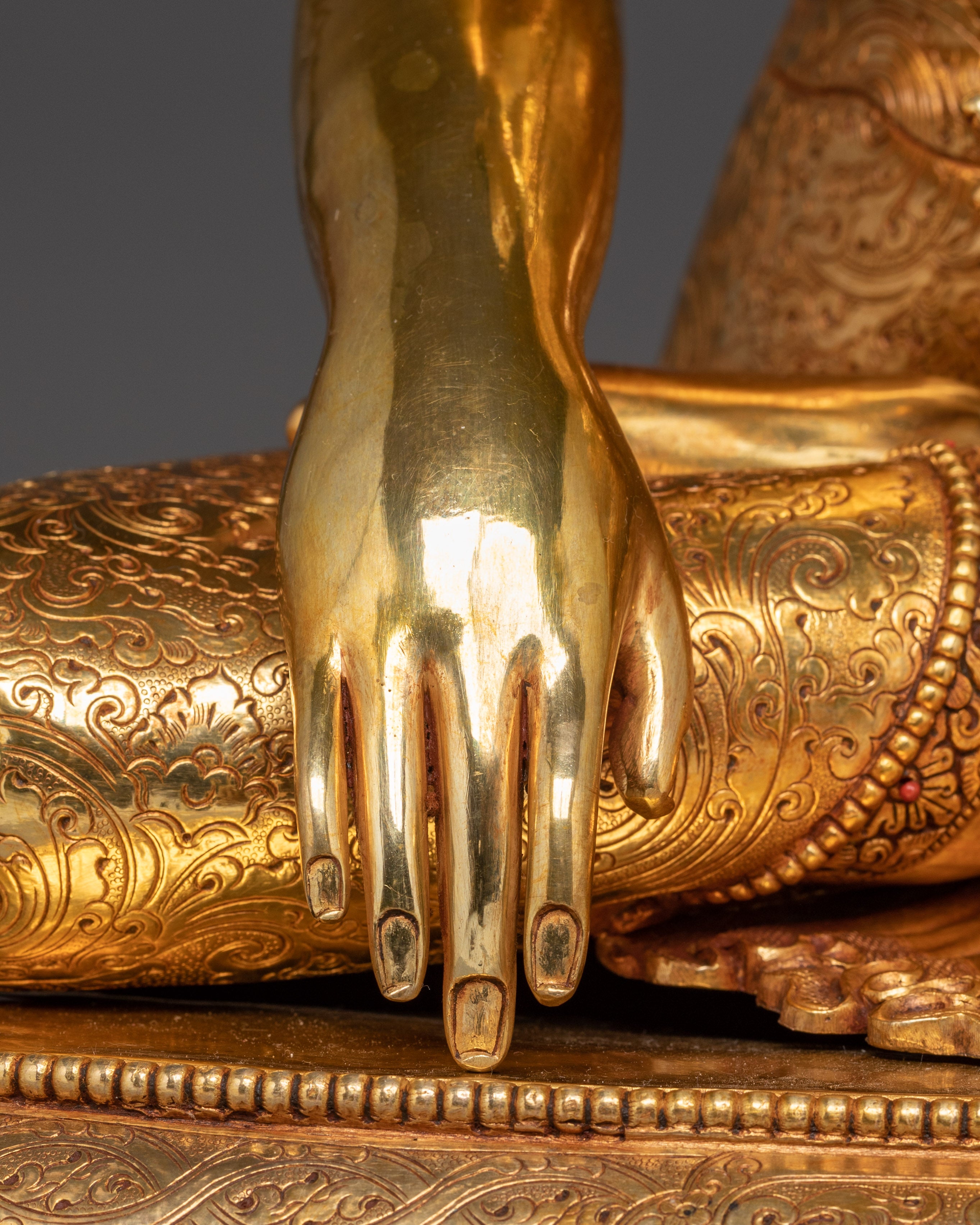 Shakyamuni Buddha on Throne with Disciples Statue | Gautama Buddha Statue