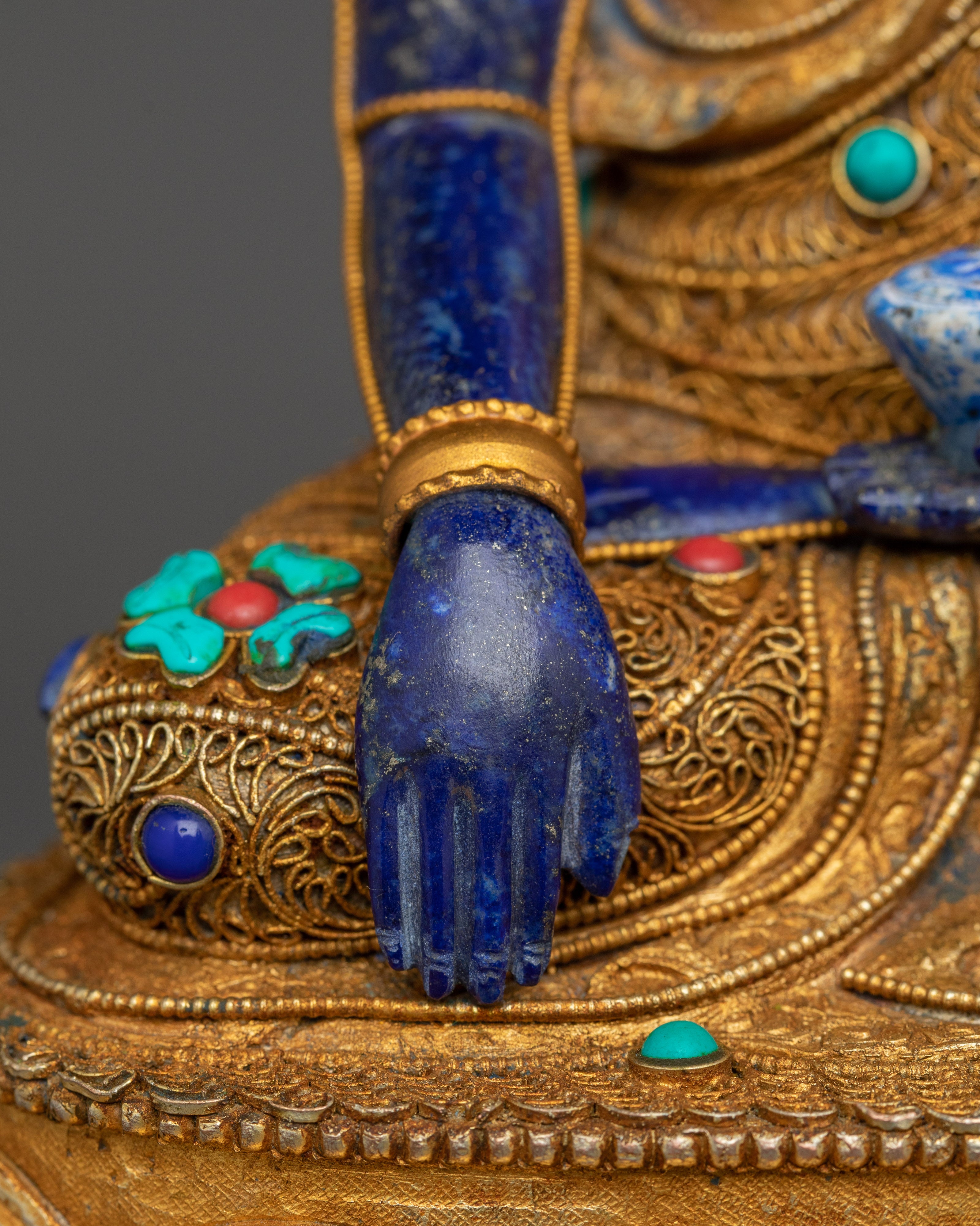 Statue of Shakyamuni Buddha on throne | Beautiful Throne