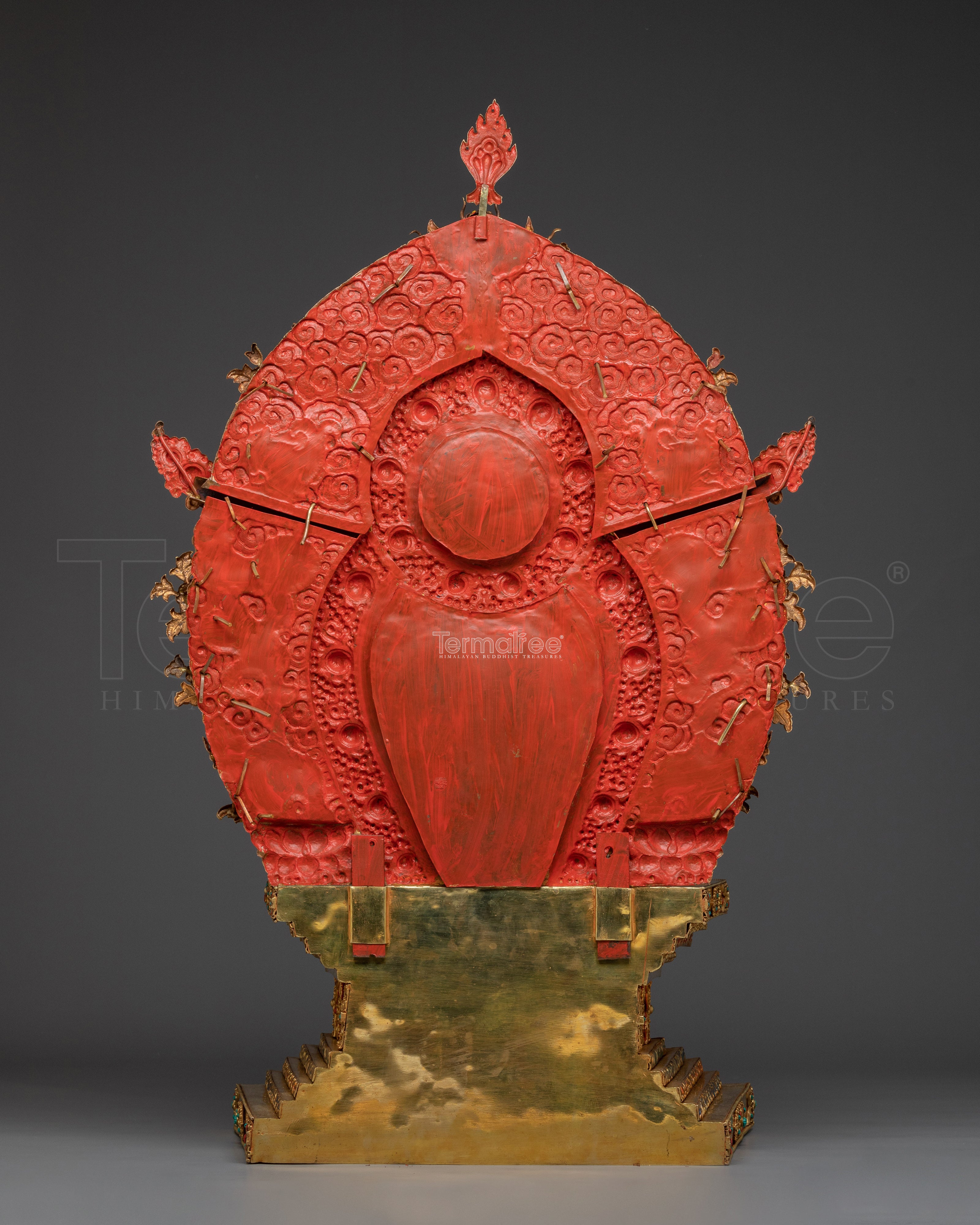 Figurine of Shakyamuni Buddha on throne | Embodying the Noble Path to Enlightenment