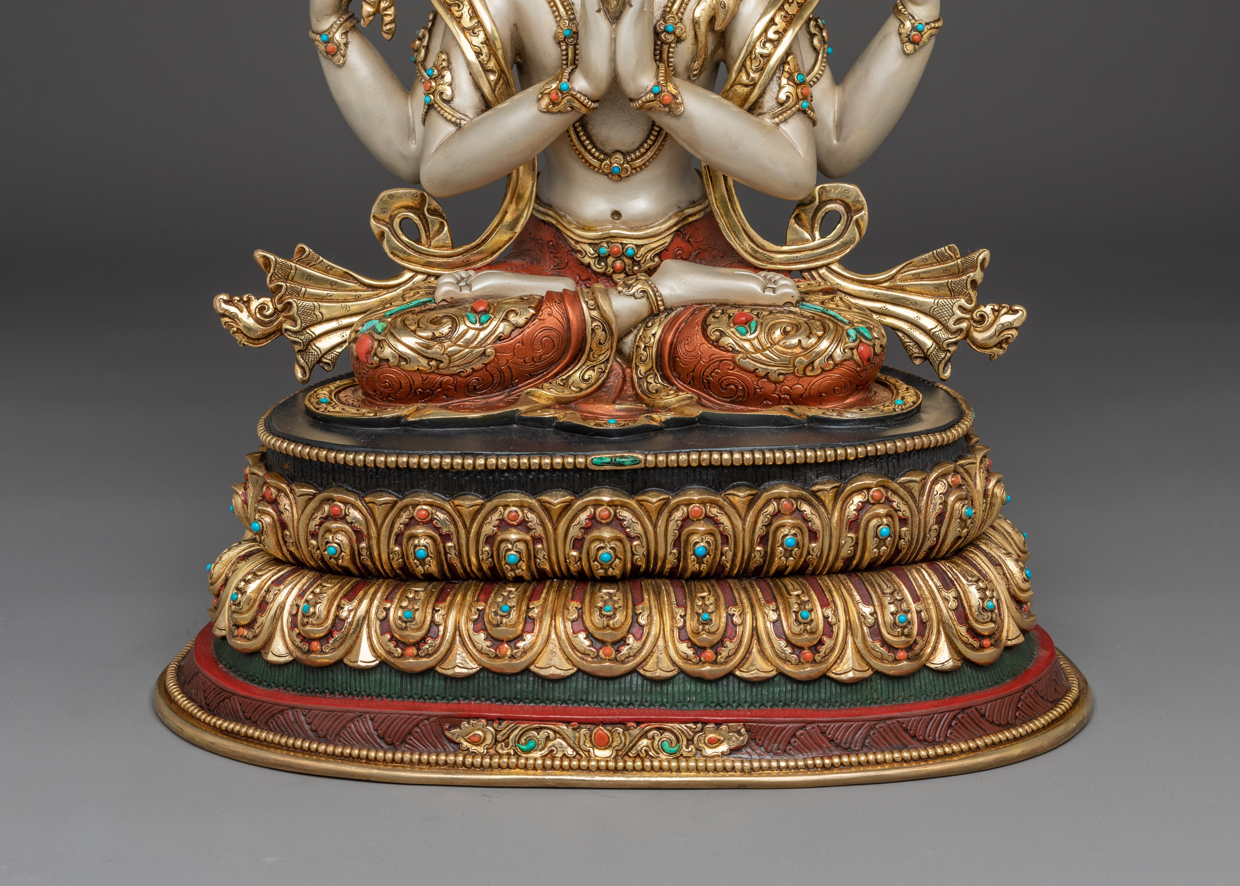 Serene Statue of Chenrezig | Guardian of Compassionate Wisdom