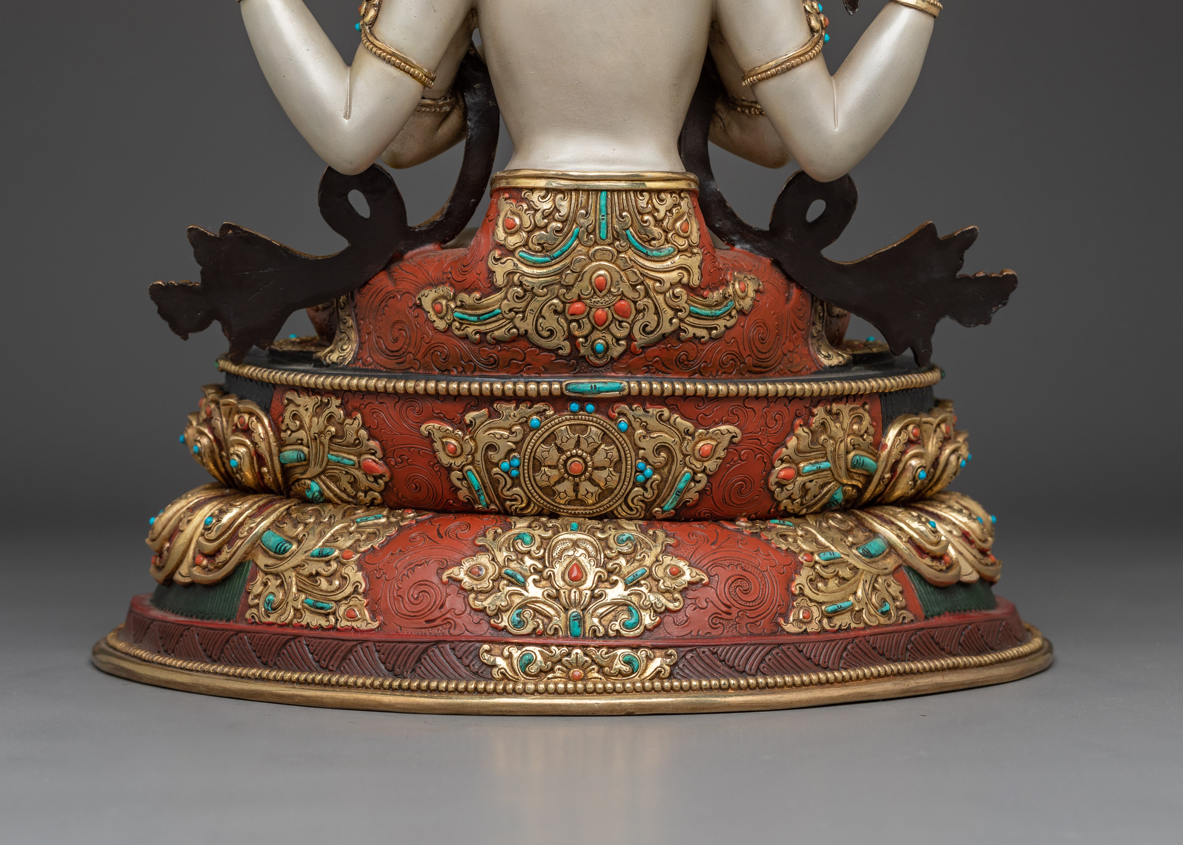 Serene Statue of Chenrezig | Guardian of Compassionate Wisdom