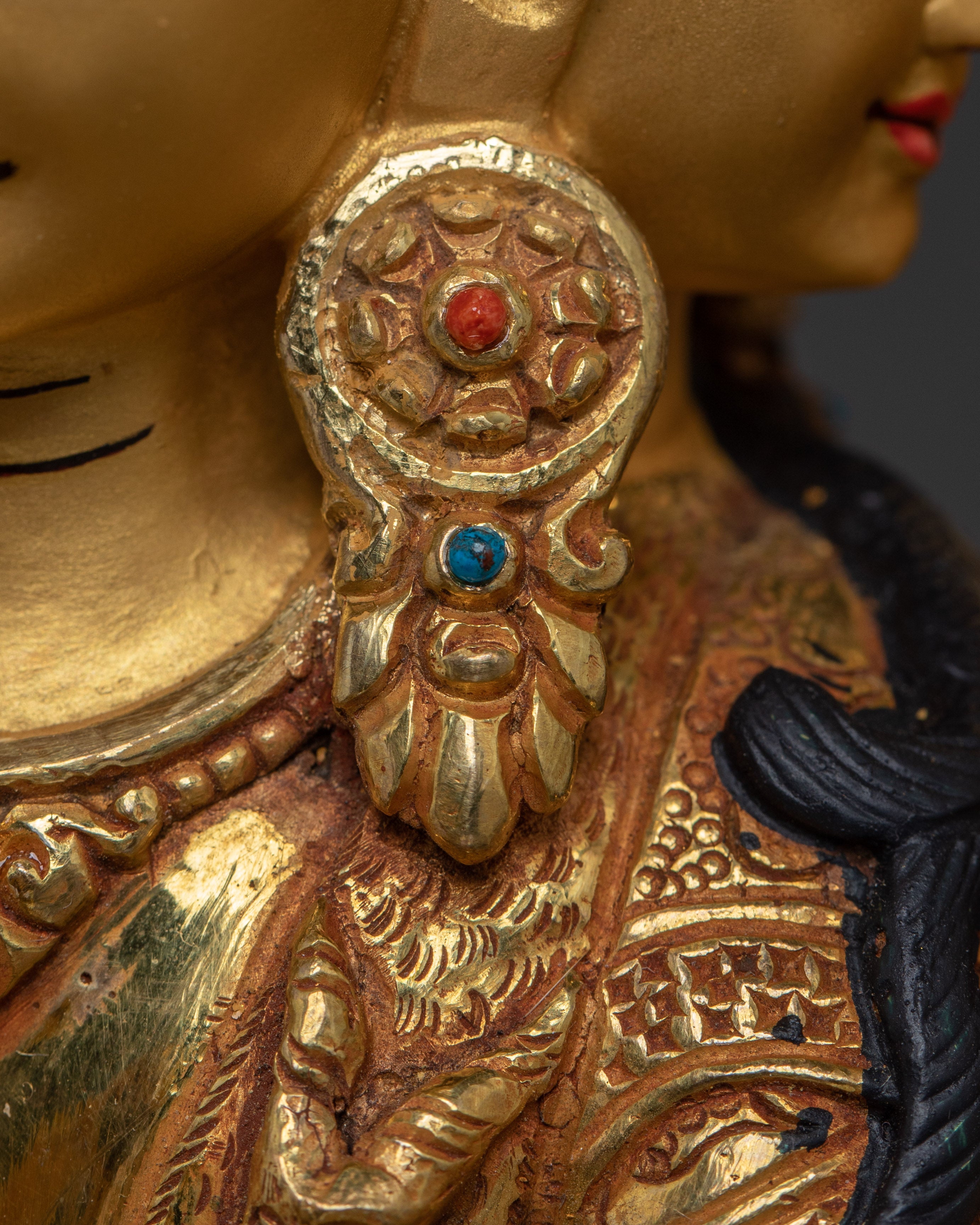 1000 Armed Chenrezig Gold Gilded Statue | The Bodhisattva of Infinite Compassion