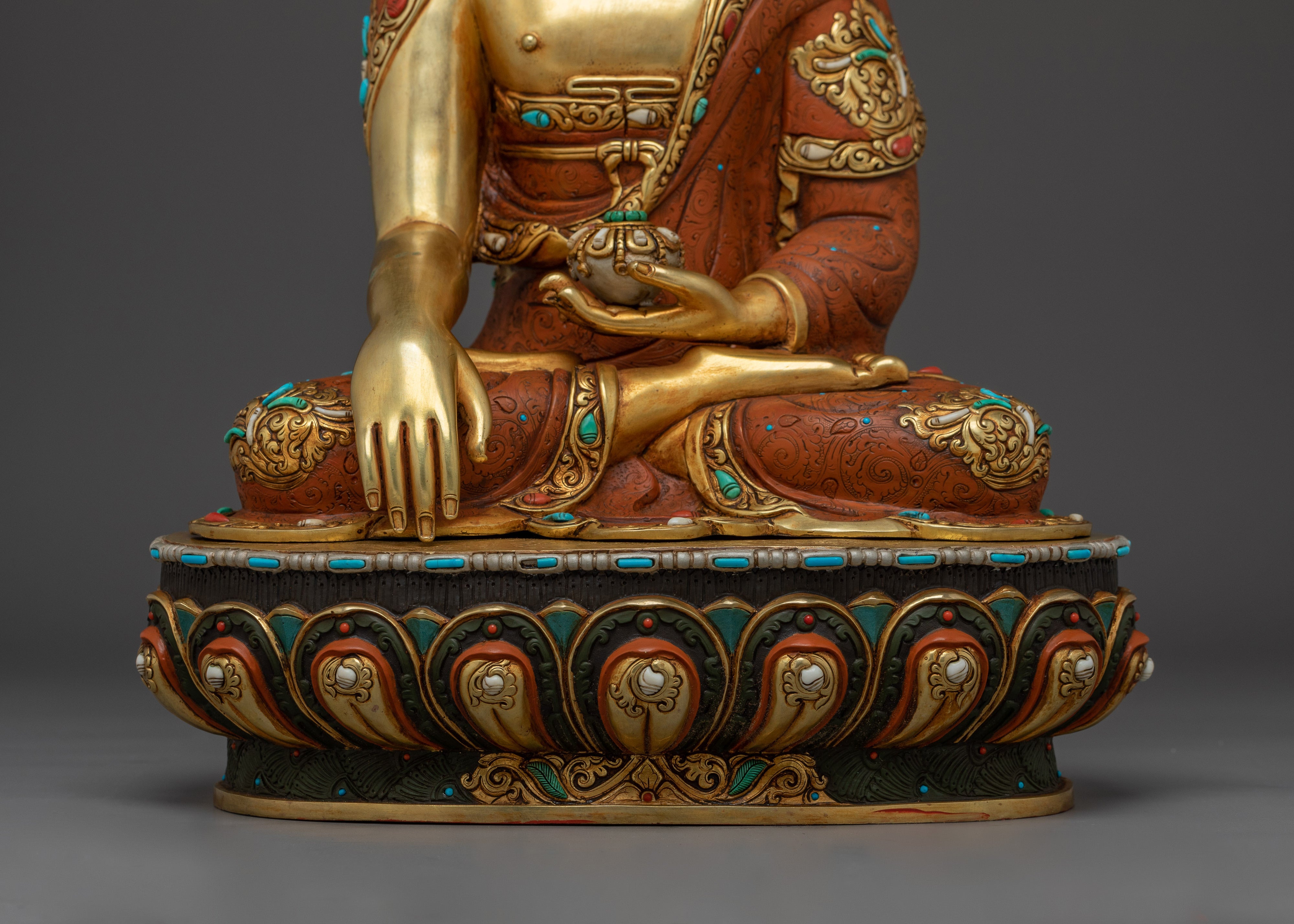 Enlightened Shakyamuni Buddha Golden Artwork | The Sage of Shakyas