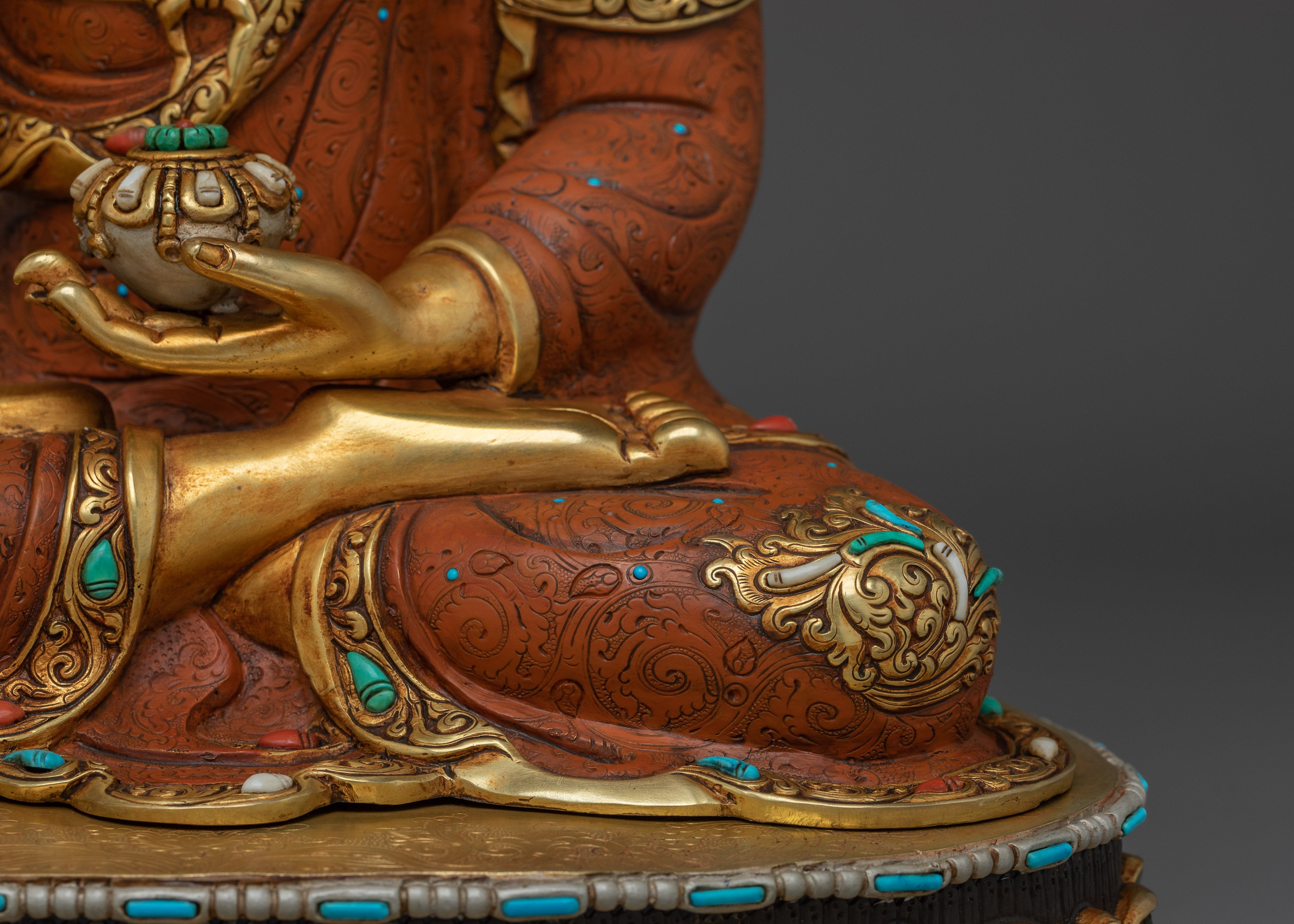 Enlightened Shakyamuni Buddha Golden Artwork | The Sage of Shakyas
