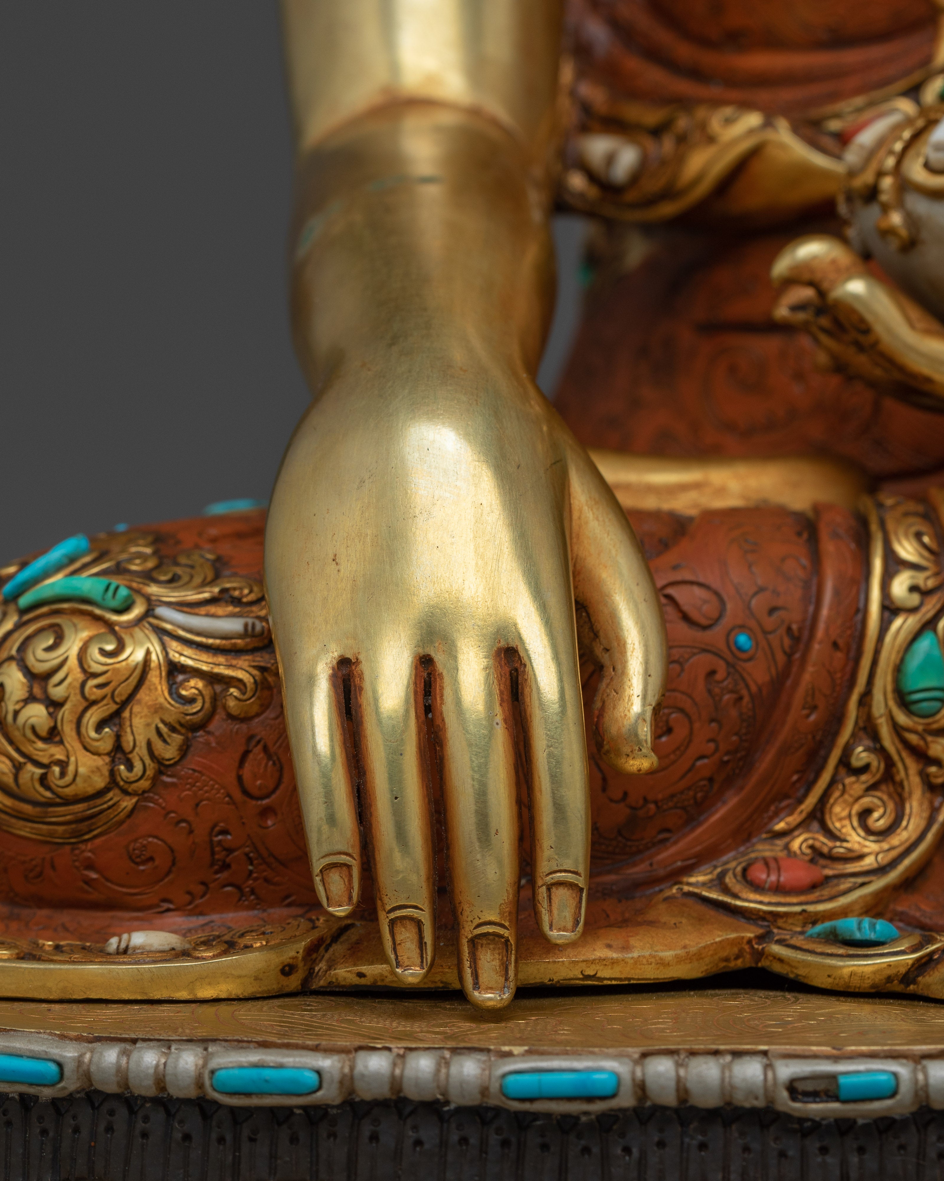 Enlightened Shakyamuni Buddha Golden Artwork | The Sage of Shakyas