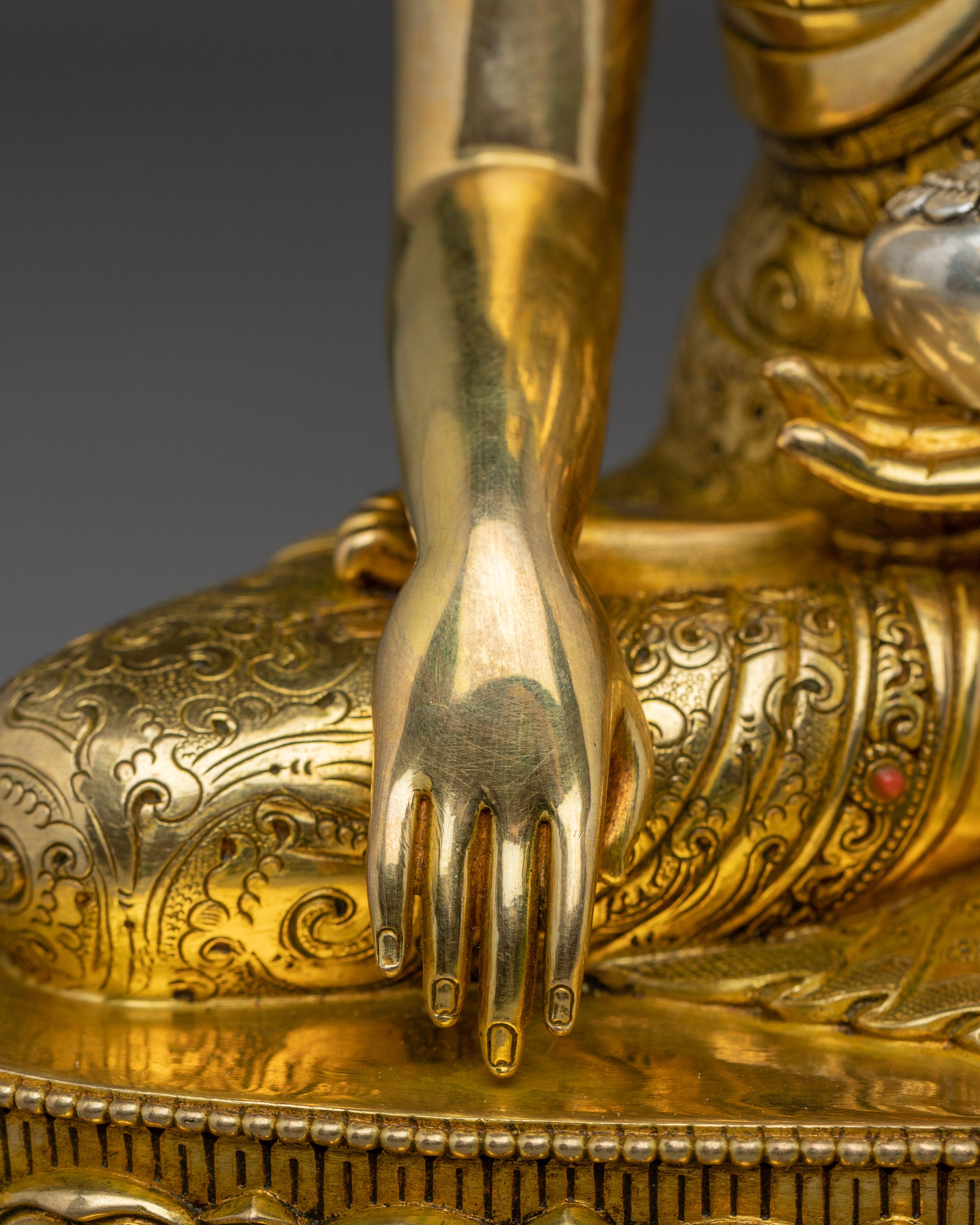Shakyamuni Buddha Statue in 24K Gold Gilding | Sacred Buddha Sculpture for Meditation
