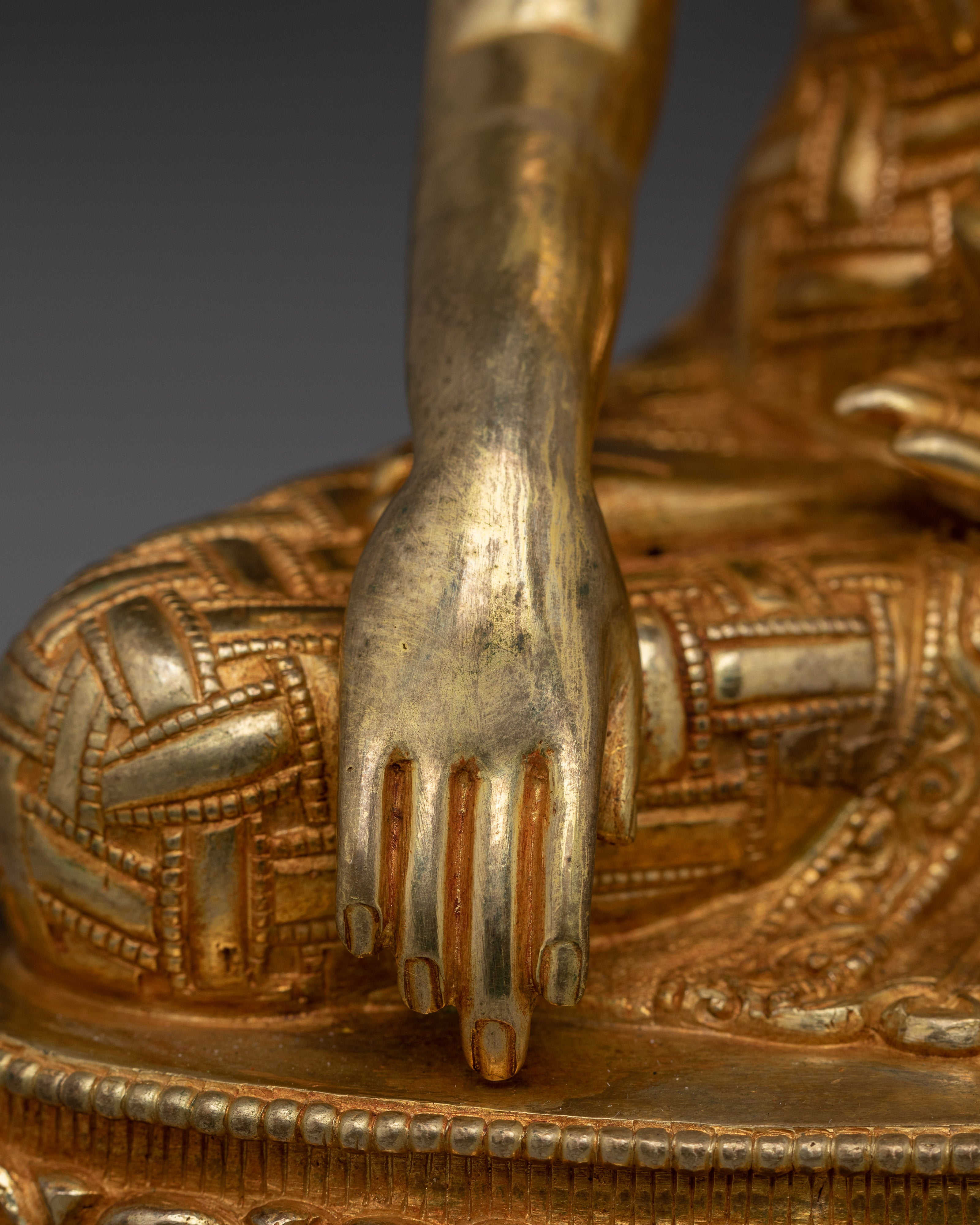 Golden Shakyamuni Buddha Decor Figurine | Gautama Buddha Artwork