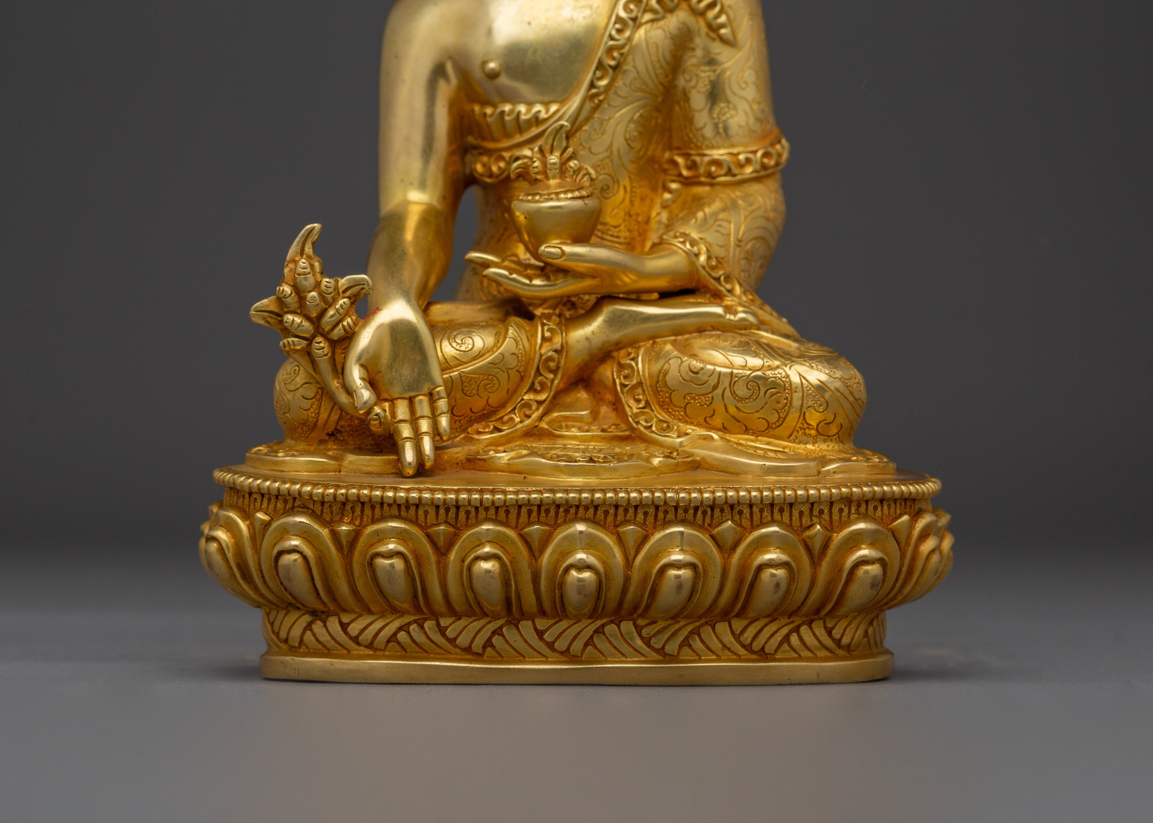 Healing Deity Medicine Buddha of Tibetan Buddhism | The Supreme Healer
